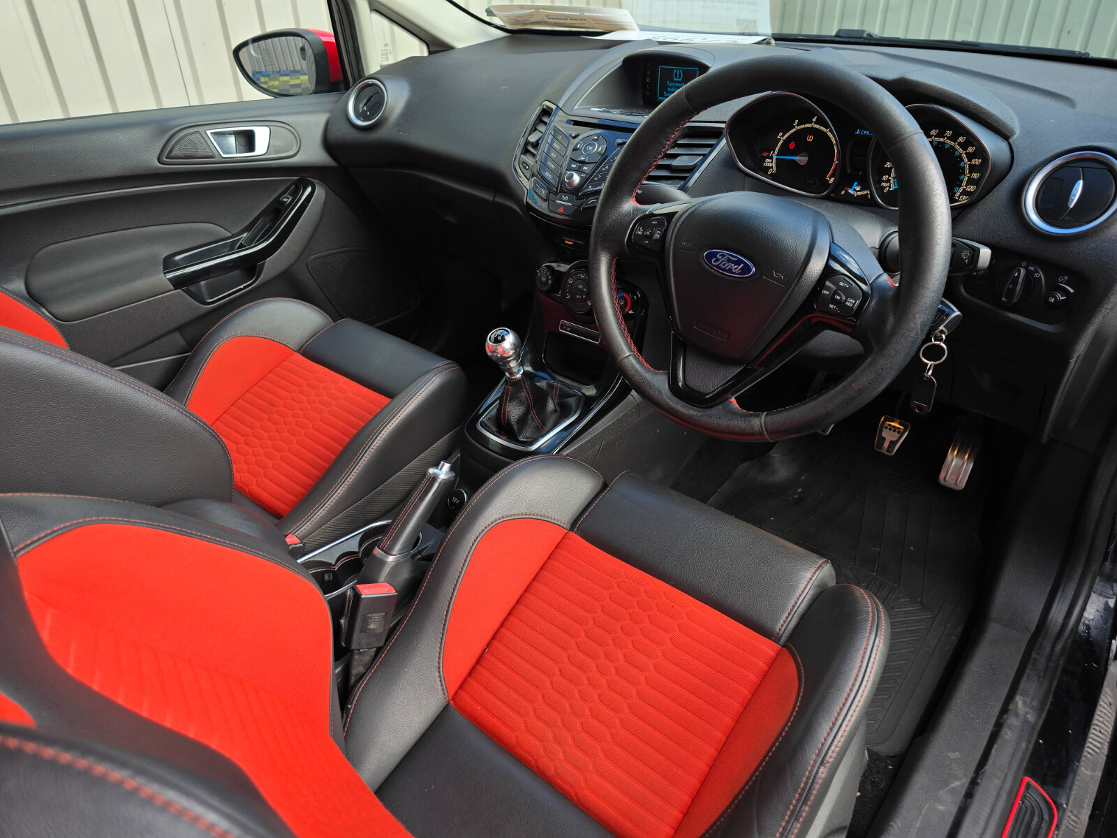 2015 Ford Fiesta ZETEC-S Black ED 1.0 Petrol - Image 12