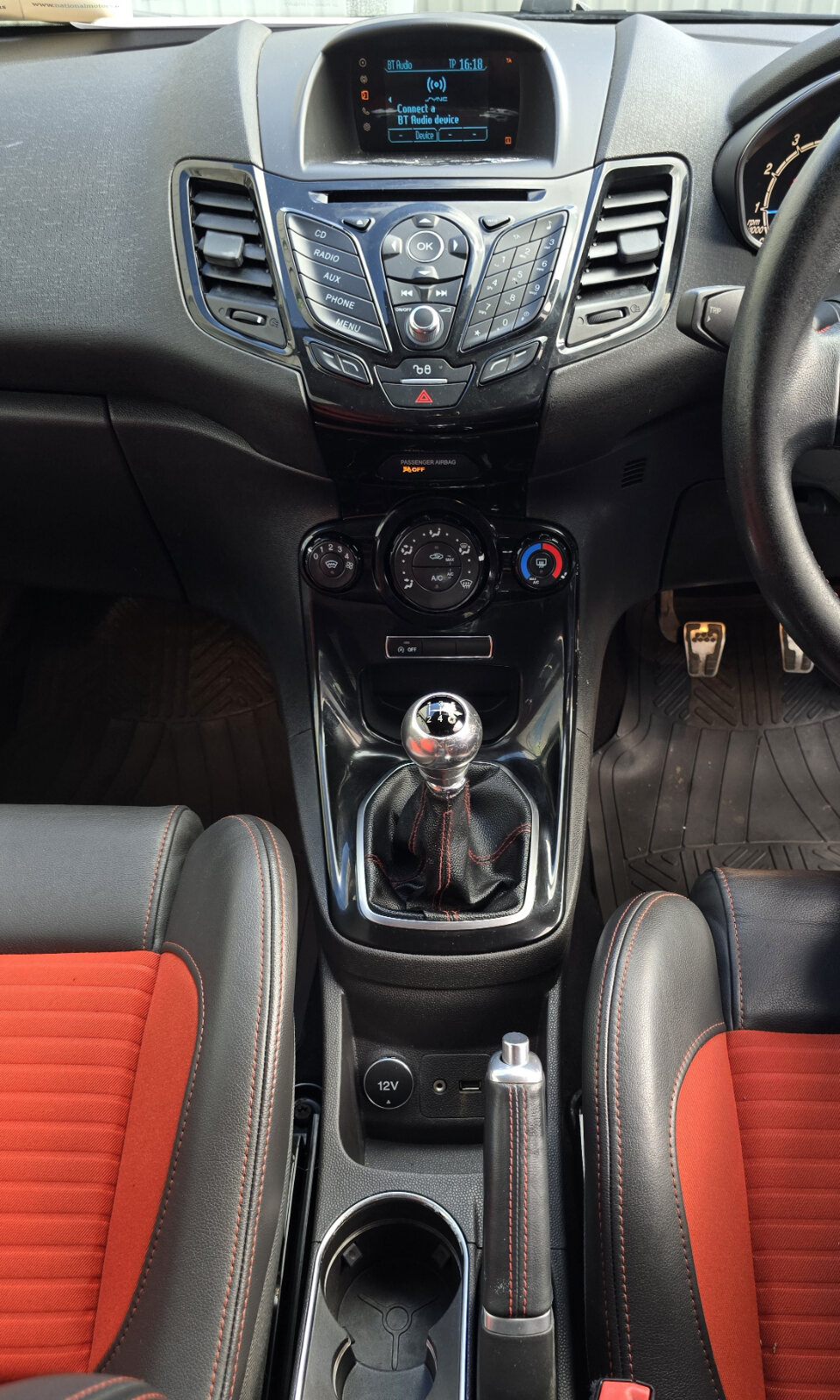 2015 Ford Fiesta ZETEC-S Black ED 1.0 Petrol - Image 13