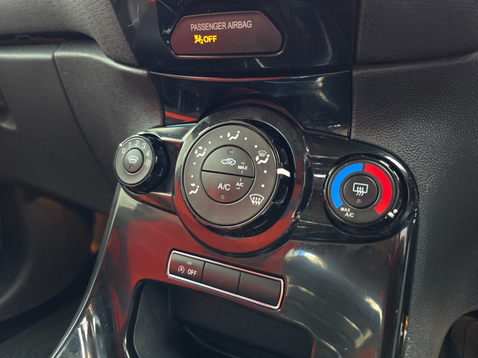 2015 Ford Fiesta ZETEC-S Black ED 1.0 Petrol - Image 15