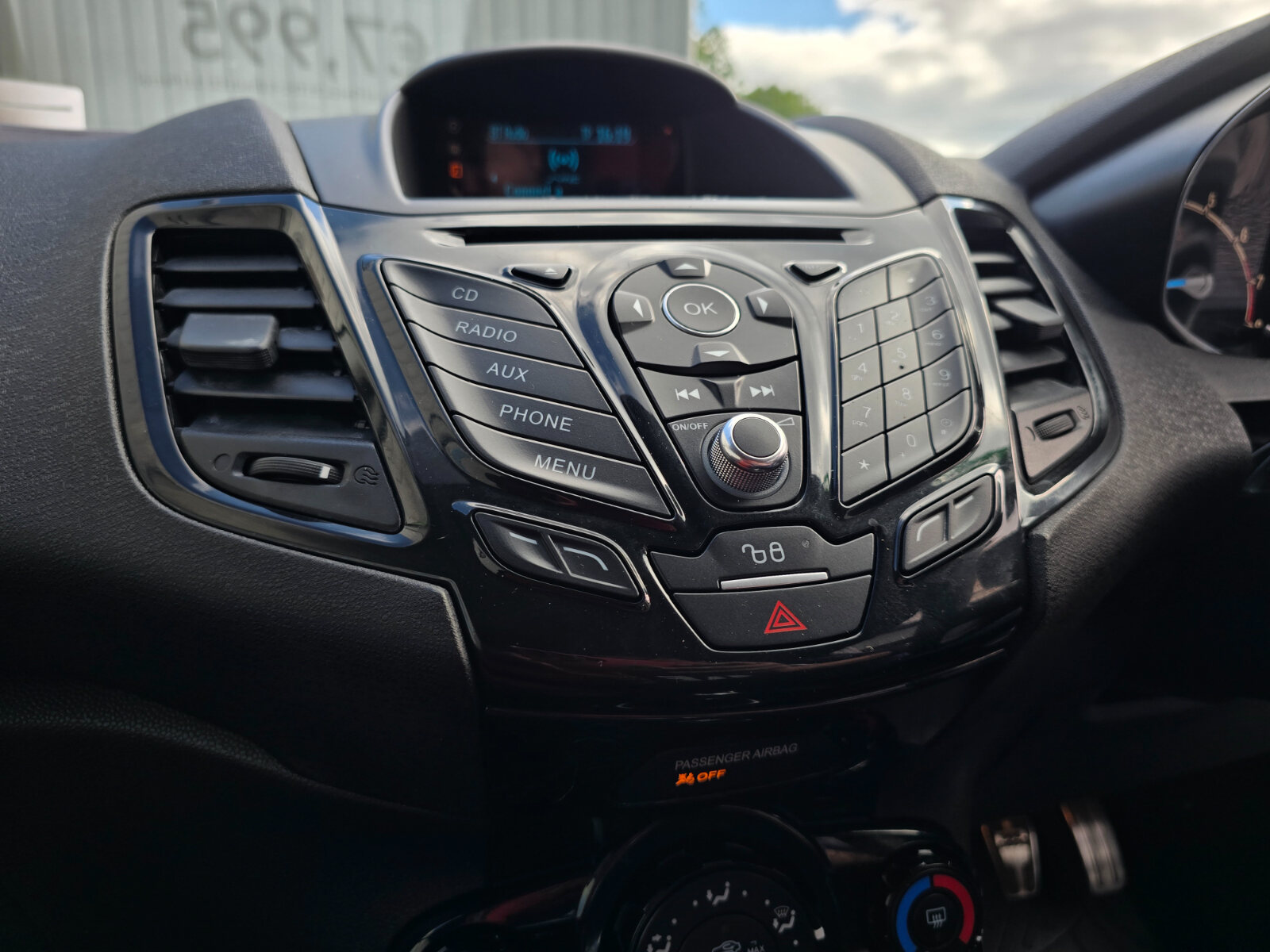 2015 Ford Fiesta ZETEC-S Black ED 1.0 Petrol - Image 16