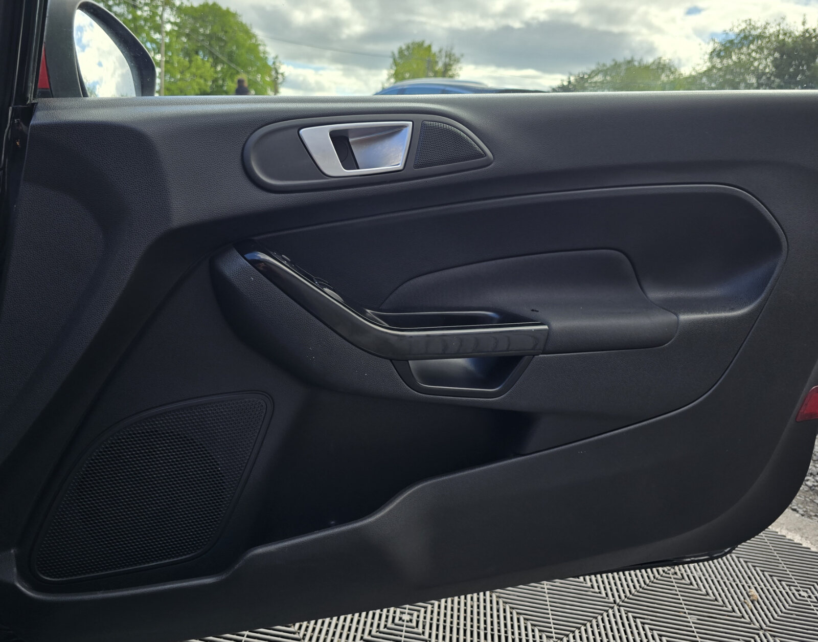 2015 Ford Fiesta ZETEC-S Black ED 1.0 Petrol - Image 19
