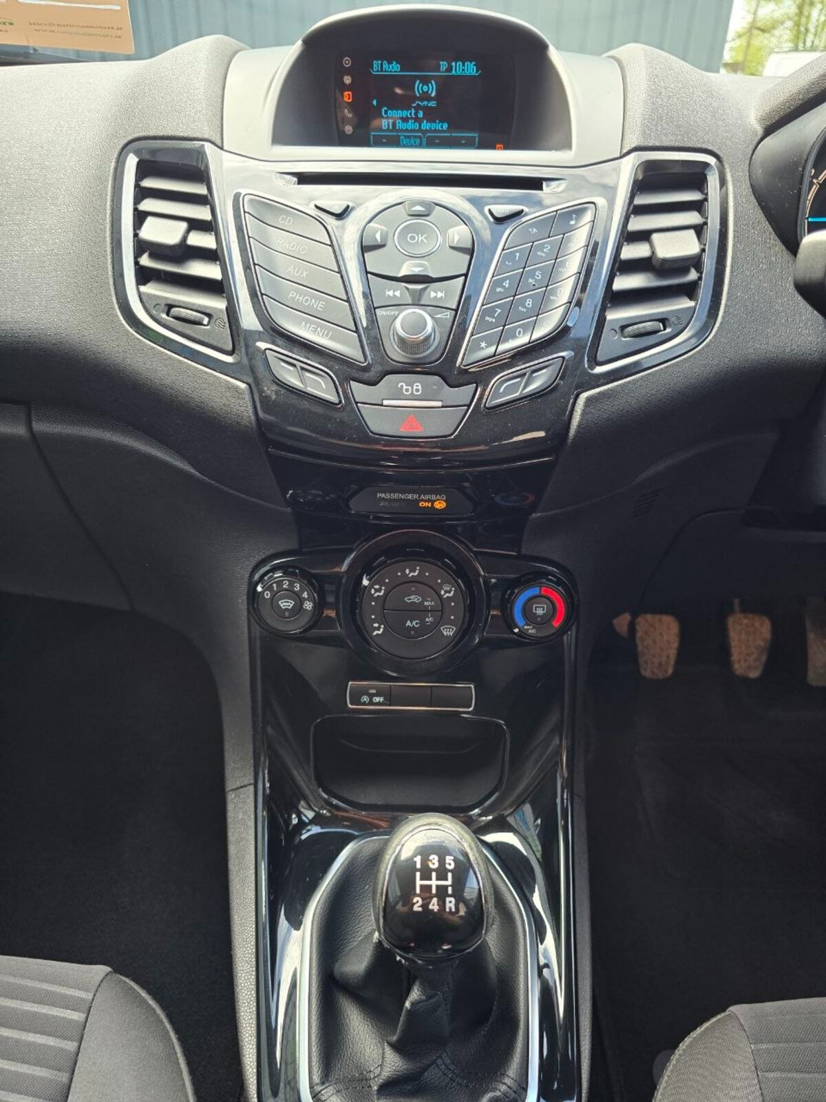 2015 Ford Fiesta 1.0 Petrol - Image 13