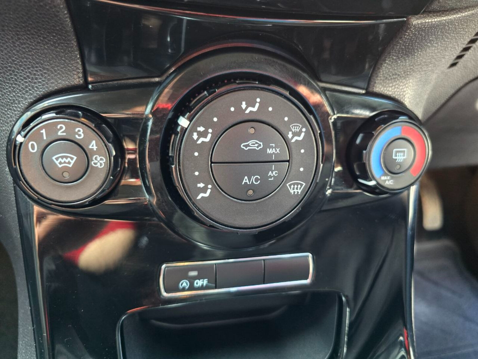 2015 Ford Fiesta 1.0 Petrol - Image 14