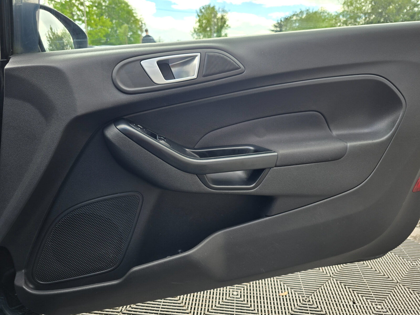 2015 Ford Fiesta Zetec-S 1.0 Petrol - Image 19