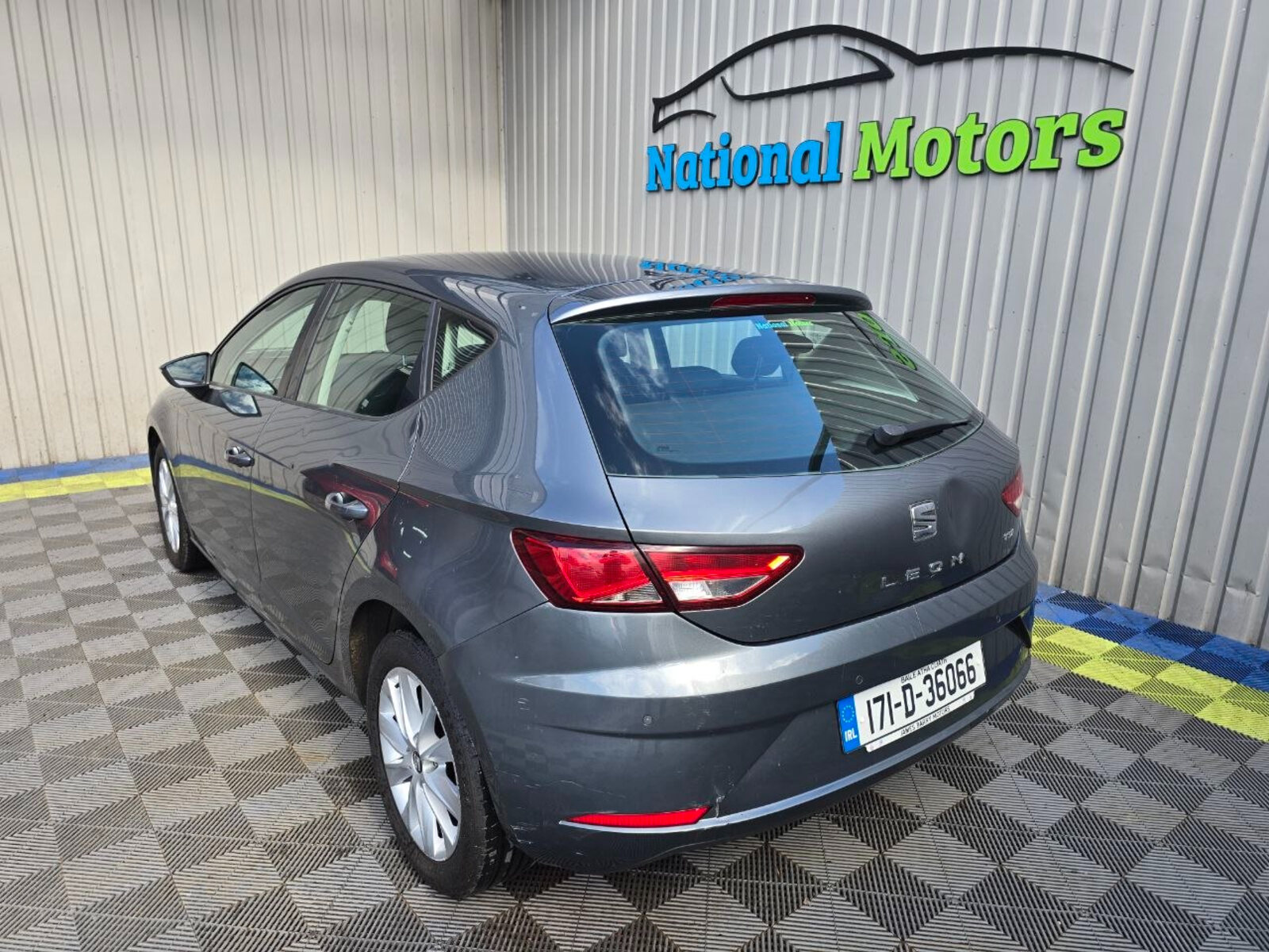 2017 SEAT Leon 1.6TDI DSG SE Automatic - Image 5