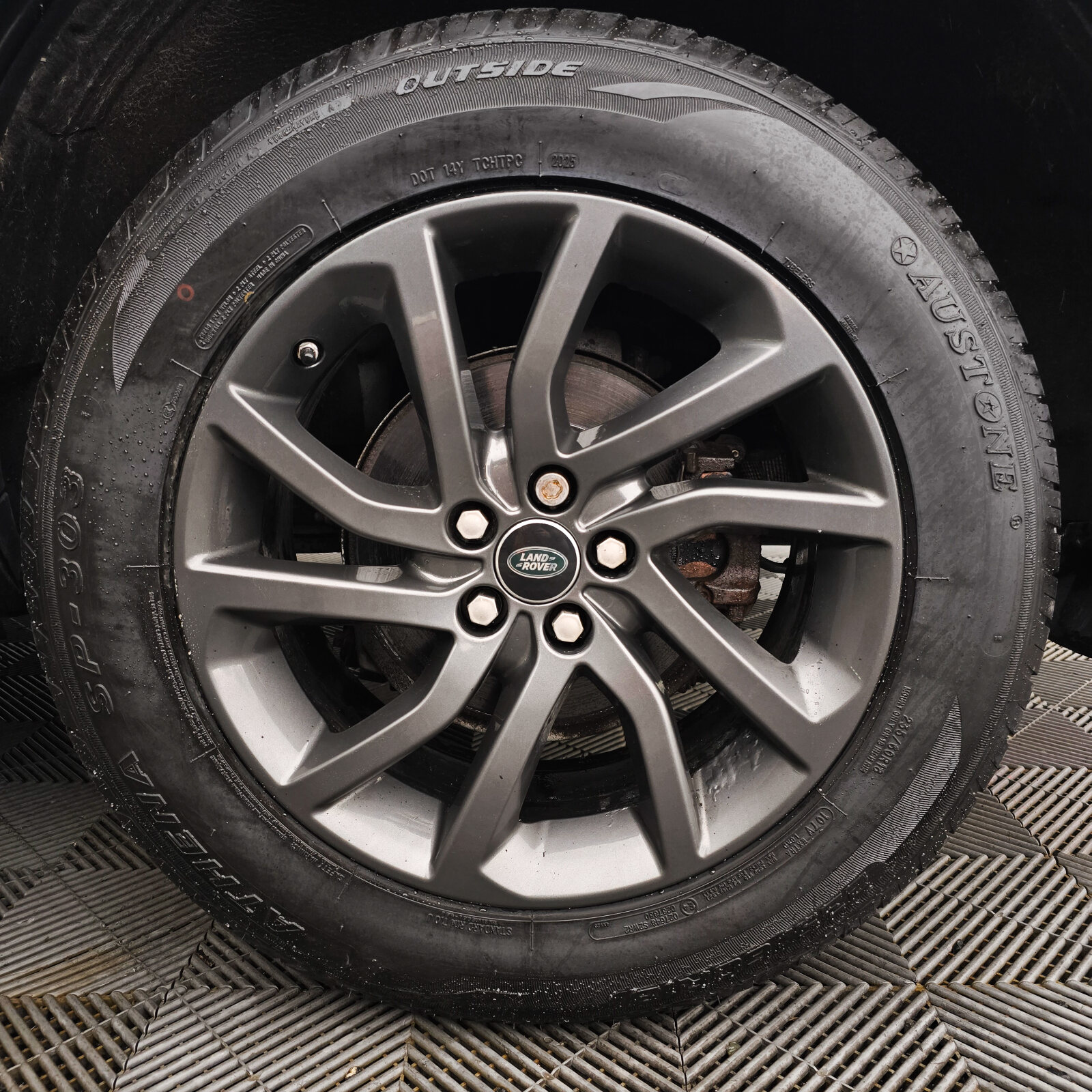 2017 Land Rover Discovery 2.0 4WD Automatic  7Seat - Image 9