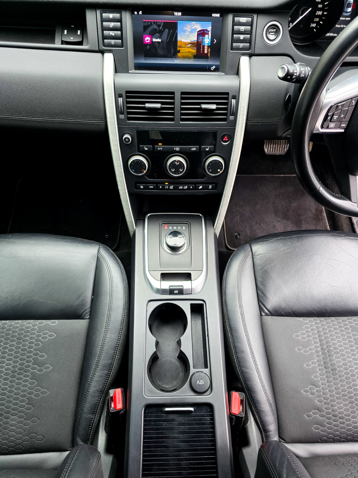 2017 Land Rover Discovery 2.0 4WD Automatic  7Seat - Image 13