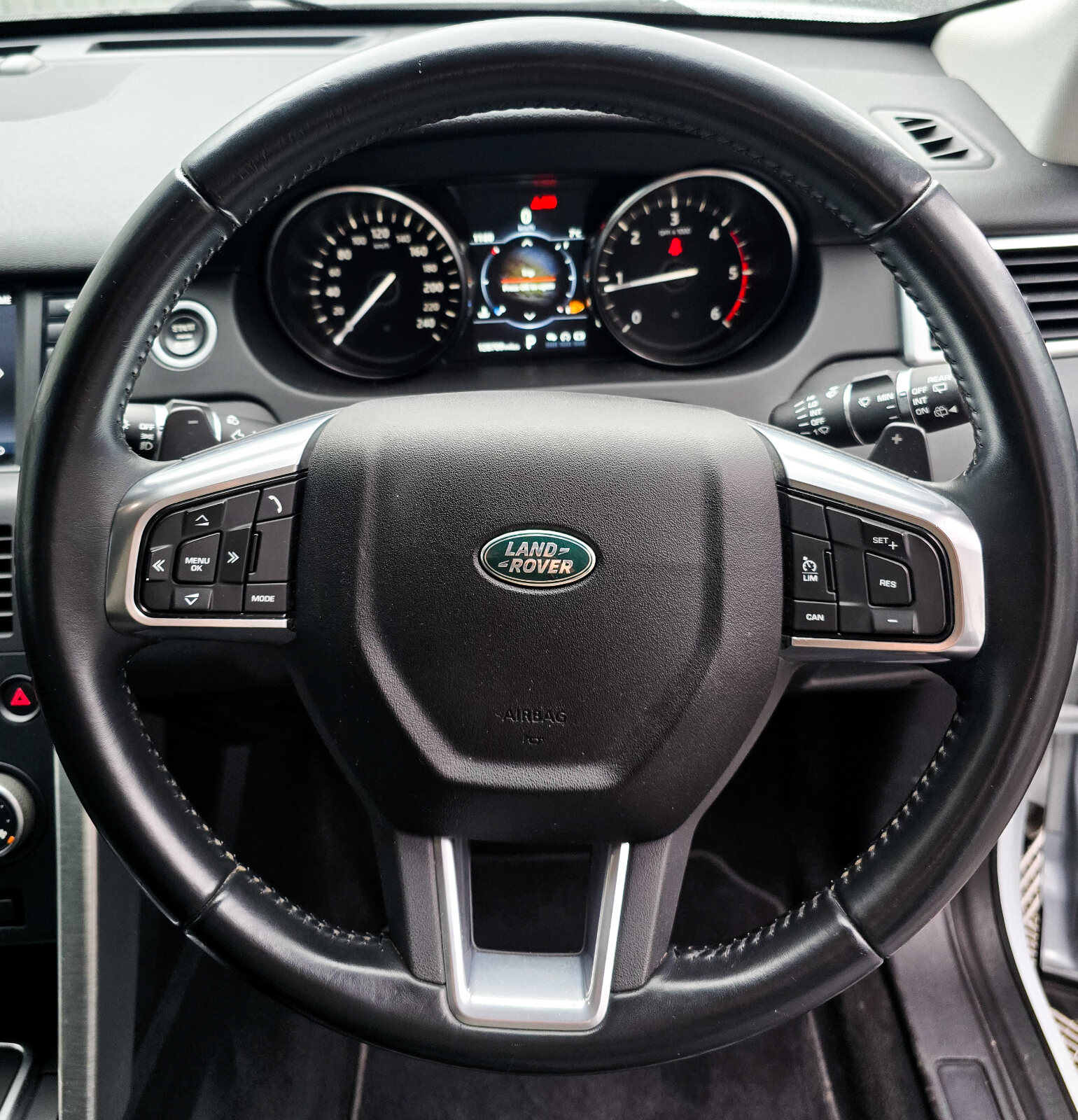 2017 Land Rover Discovery 2.0 4WD Automatic  7Seat - Image 17