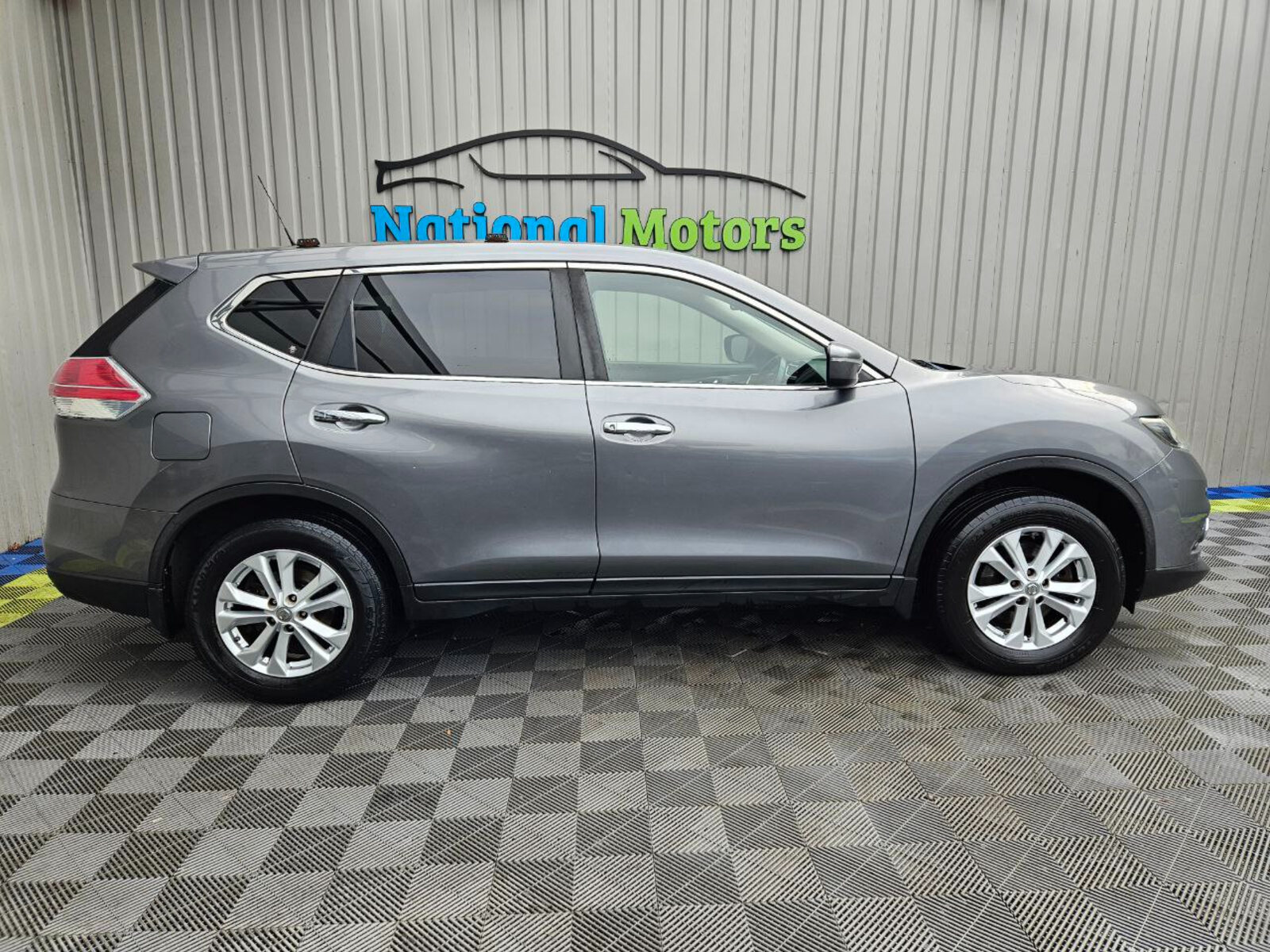 2017 Nissan X-Trail 1.6d SV 7 Seats - Image 2