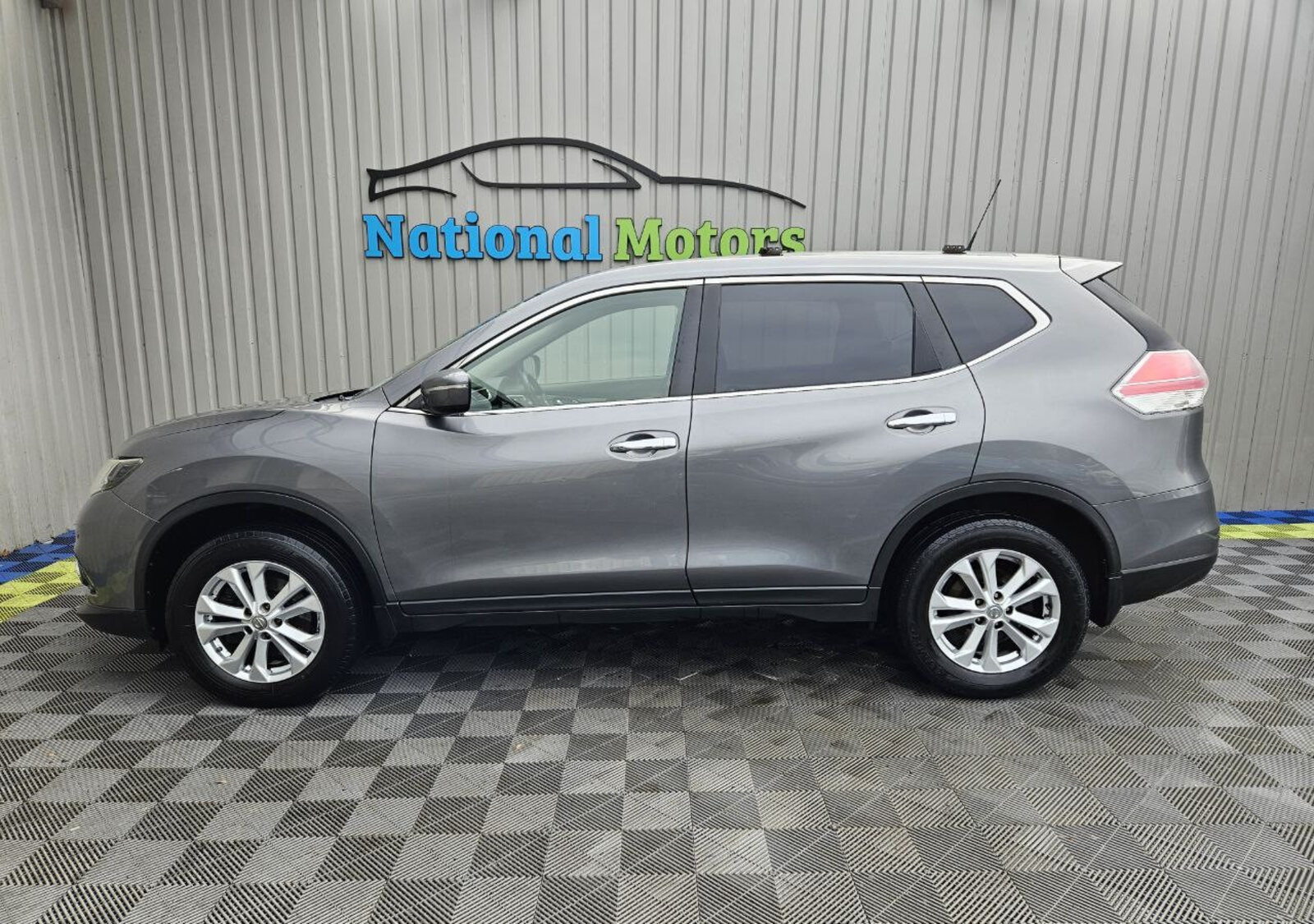 2017 Nissan X-Trail 1.6d SV 7 Seats - Image 5