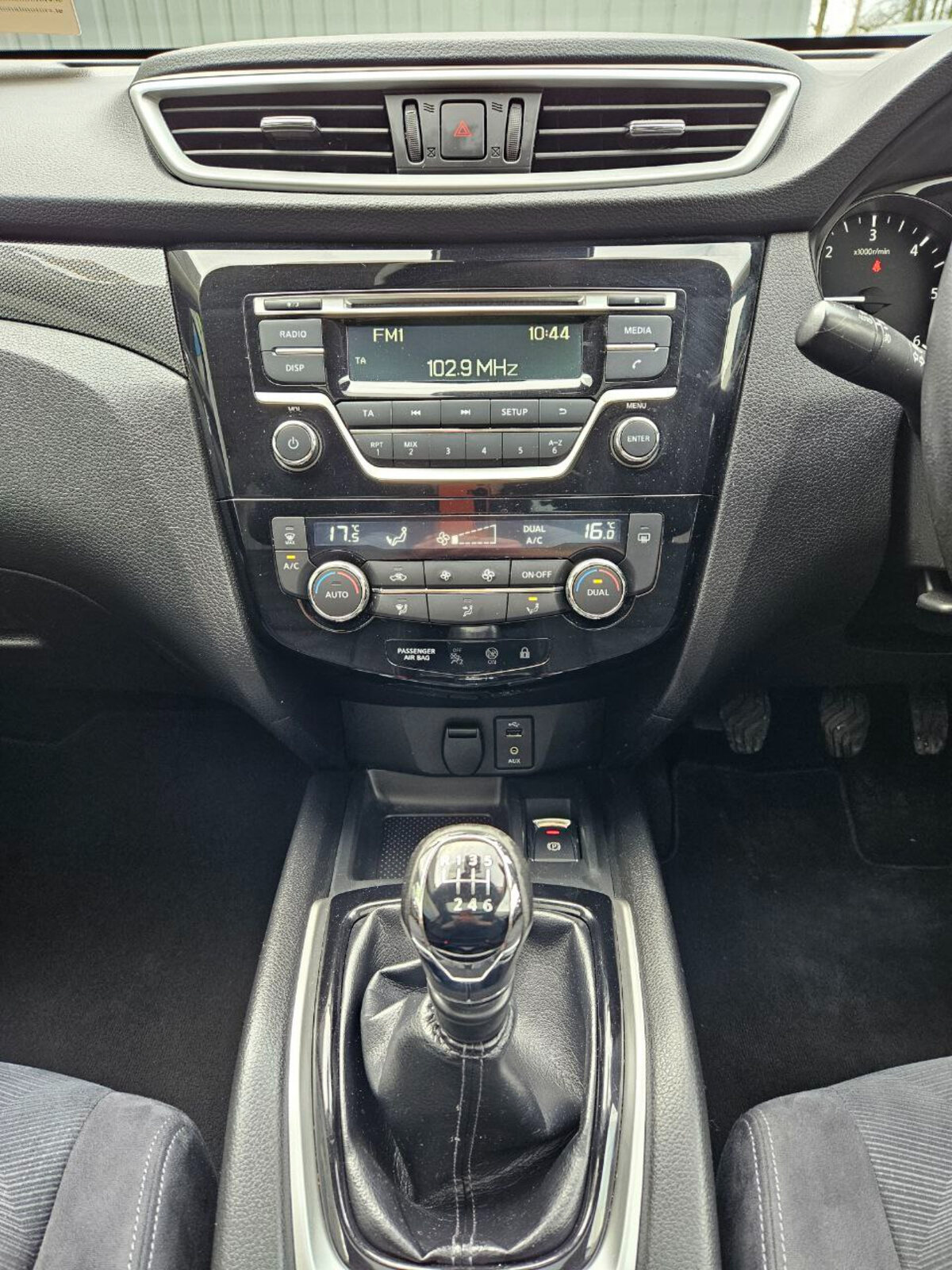 2017 Nissan X-Trail 1.6d SV 7 Seats - Image 12