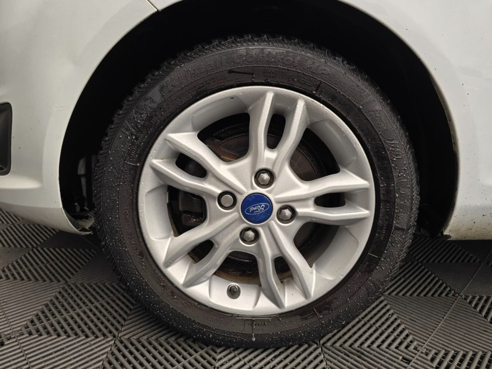 2016 Ford Fiesta 1.0 Petrol - Image 9