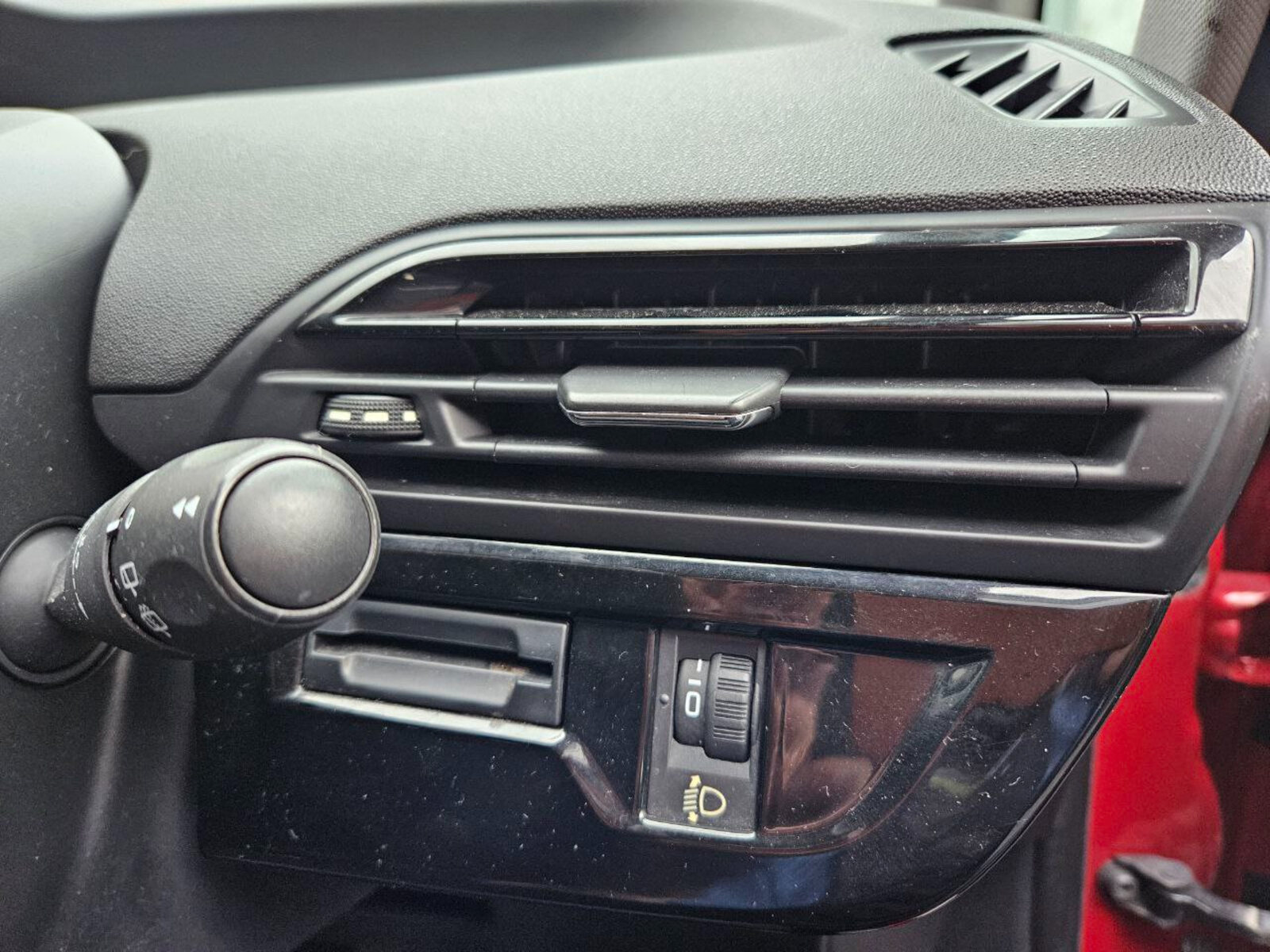2016 Citroen C4 1.6 HDi Connected Special Edition - Image 16