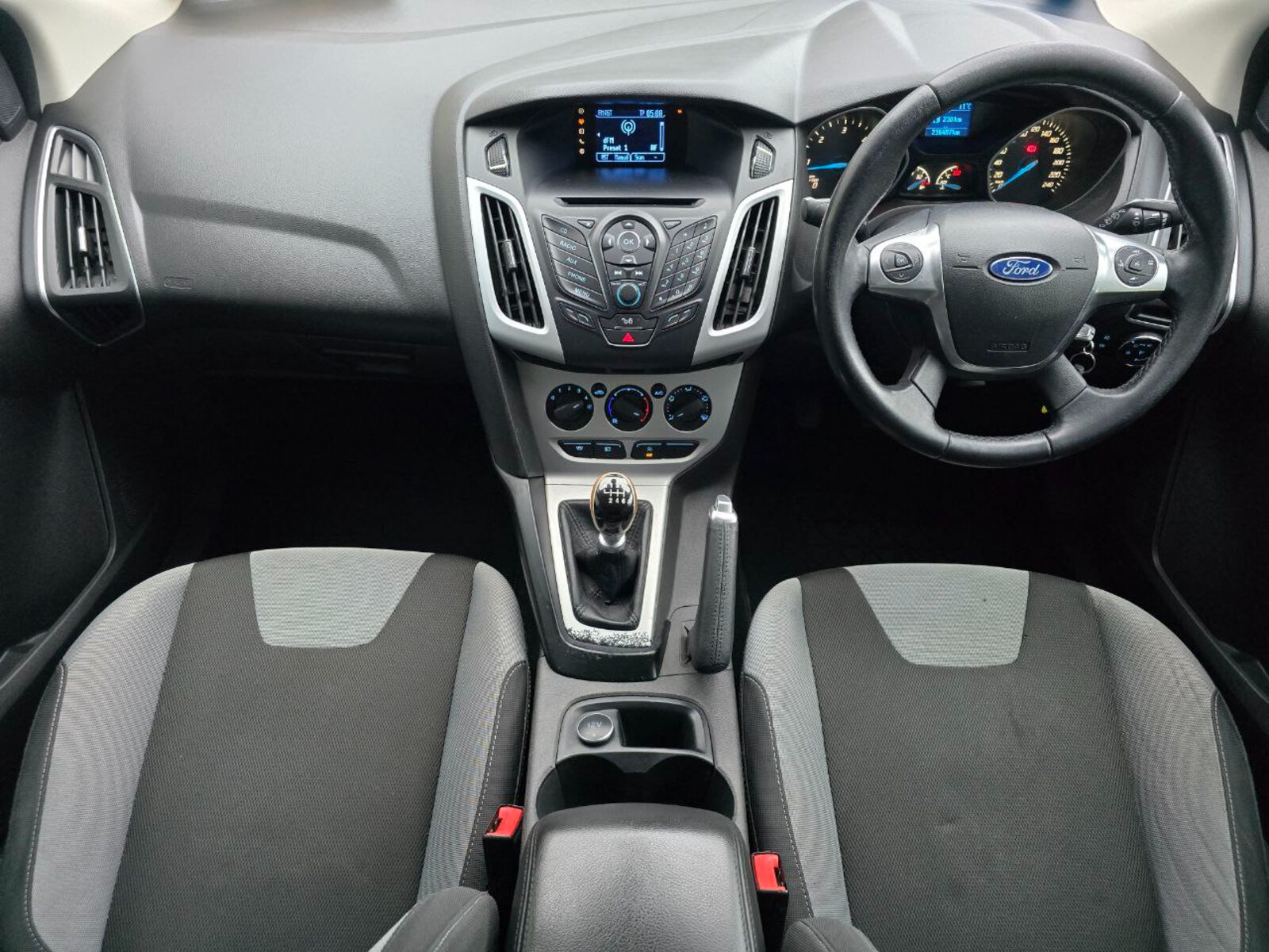 2013 Ford Focus 1.6 TDCI - Image 12