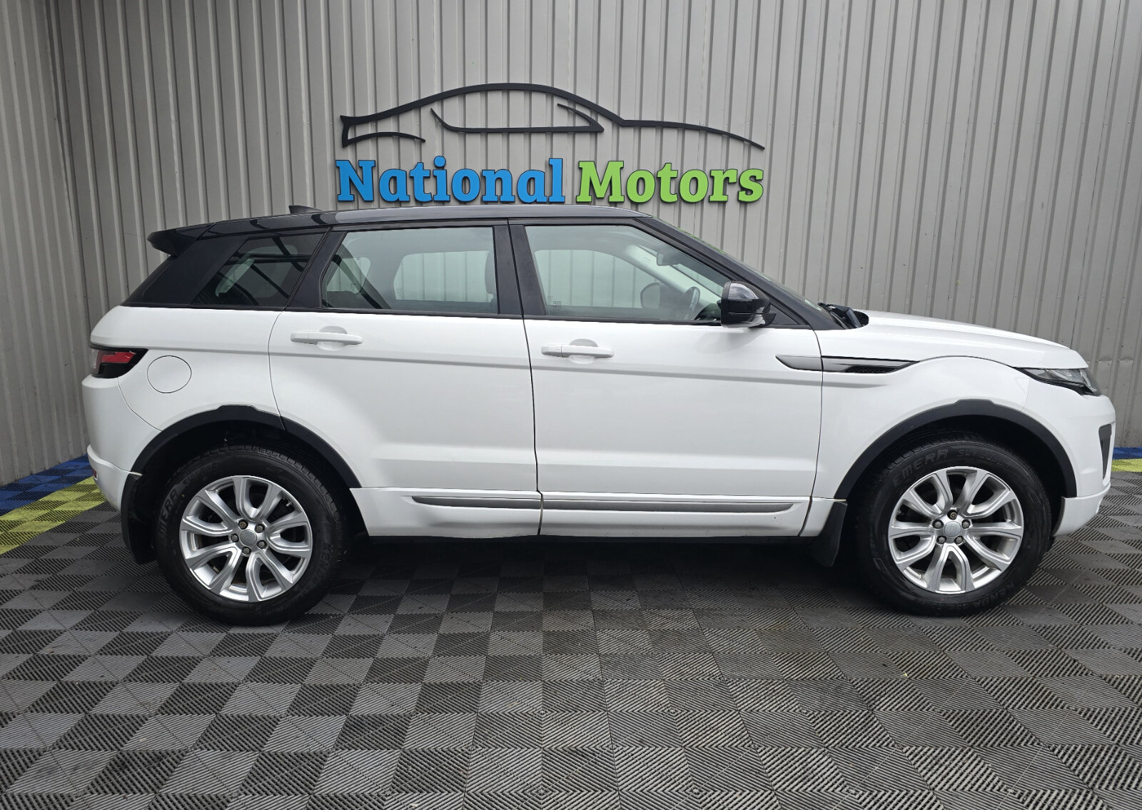 2017 Land Rover Evoque  Pure ED4 2.0D - Image 2