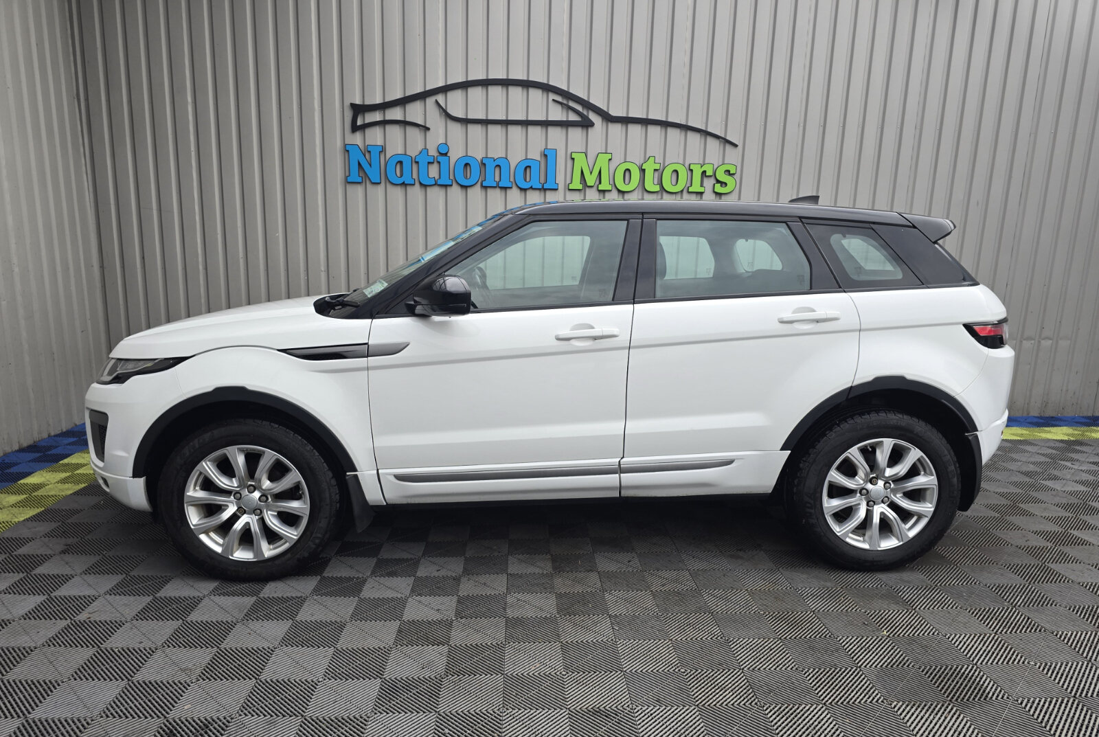 2017 Land Rover Evoque  Pure ED4 2.0D - Image 6