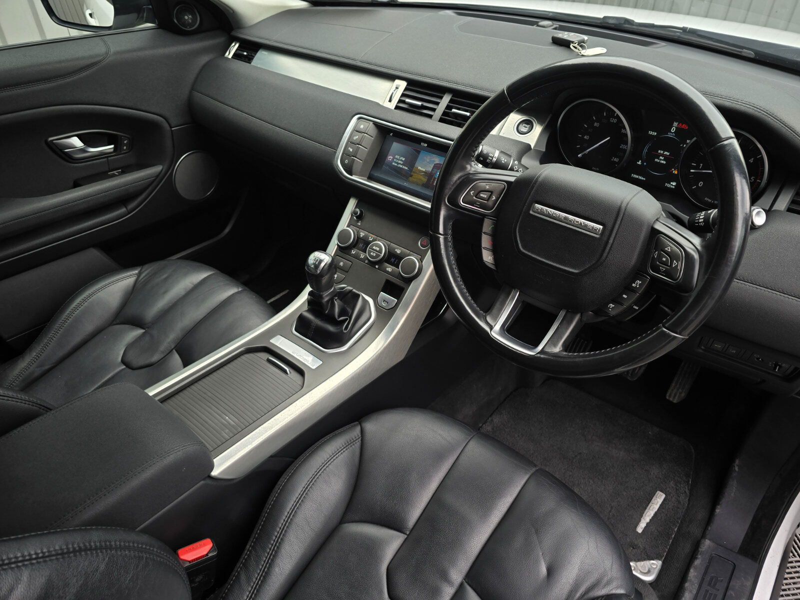 2017 Land Rover Evoque  Pure ED4 2.0D - Image 10