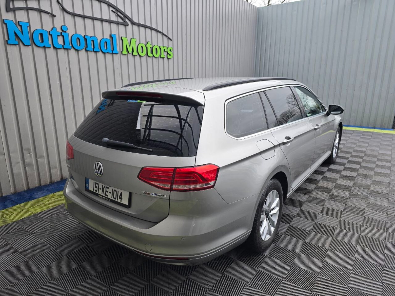 2015 Volkswagen Passat 1.6 TDI Comfortline - Image 3