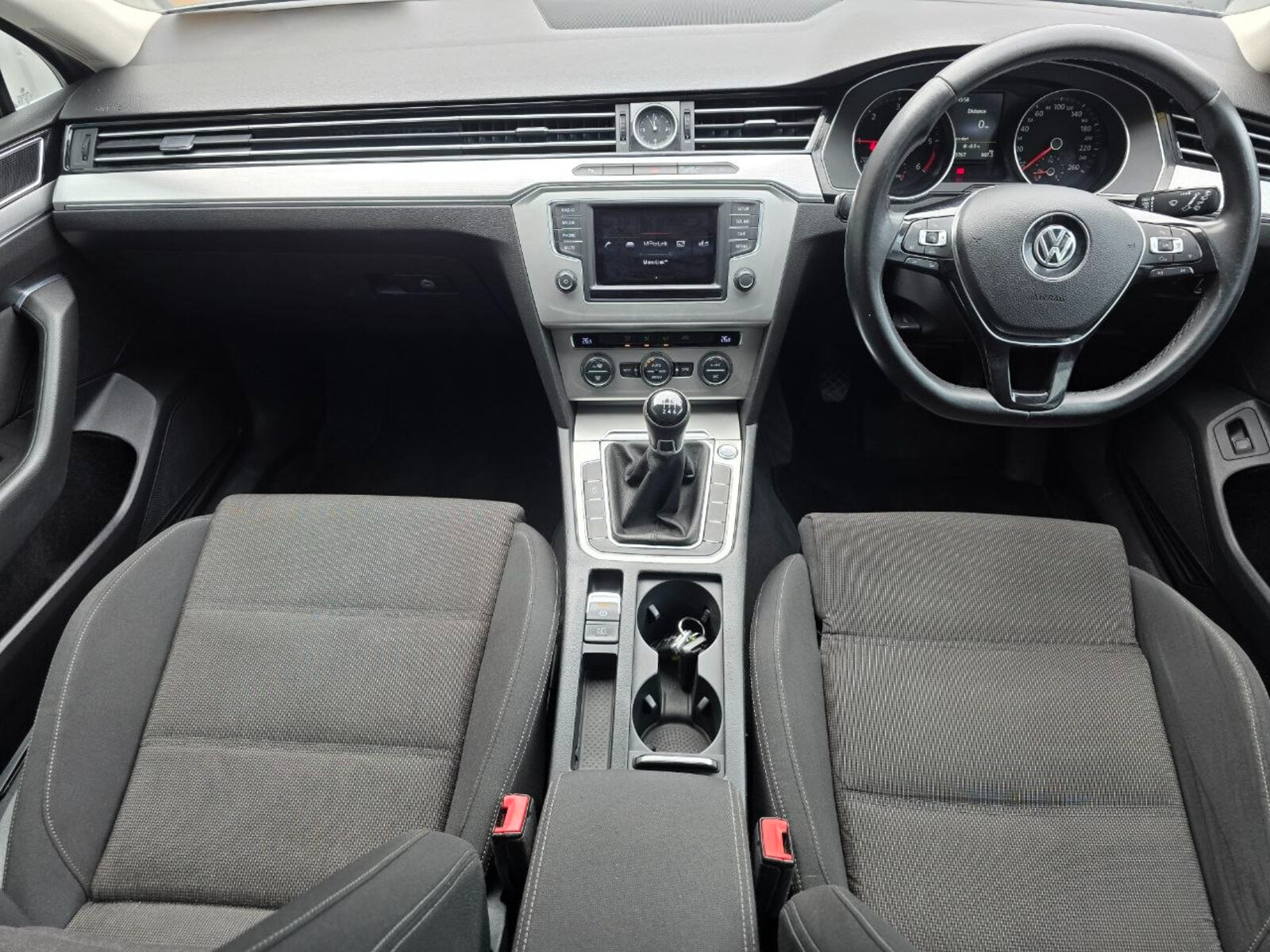 2015 Volkswagen Passat 1.6 TDI Comfortline - Image 12