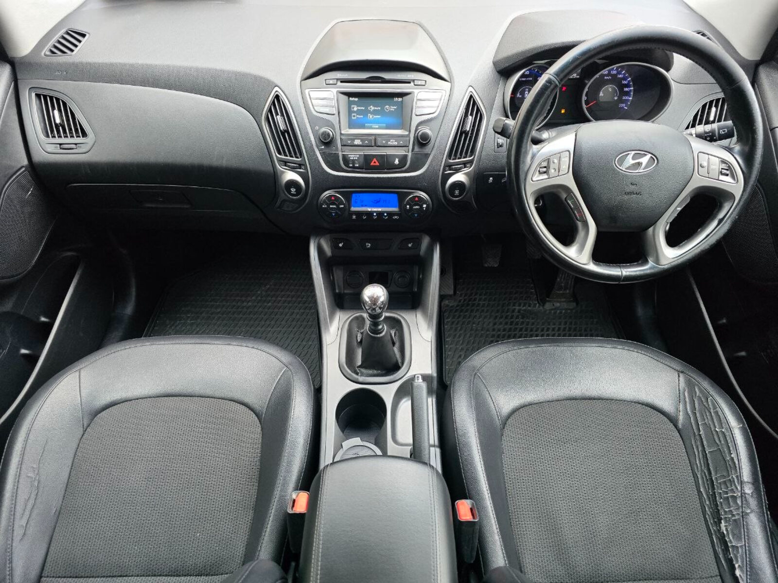 2014 Hyundai ix35 1.7 Diesel Executive - Image 10