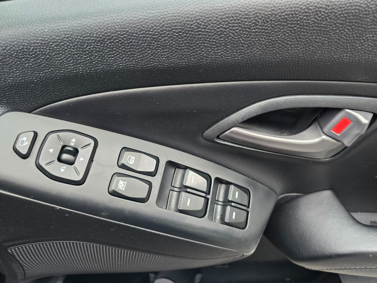 2014 Hyundai ix35 1.7 Diesel Executive - Image 13