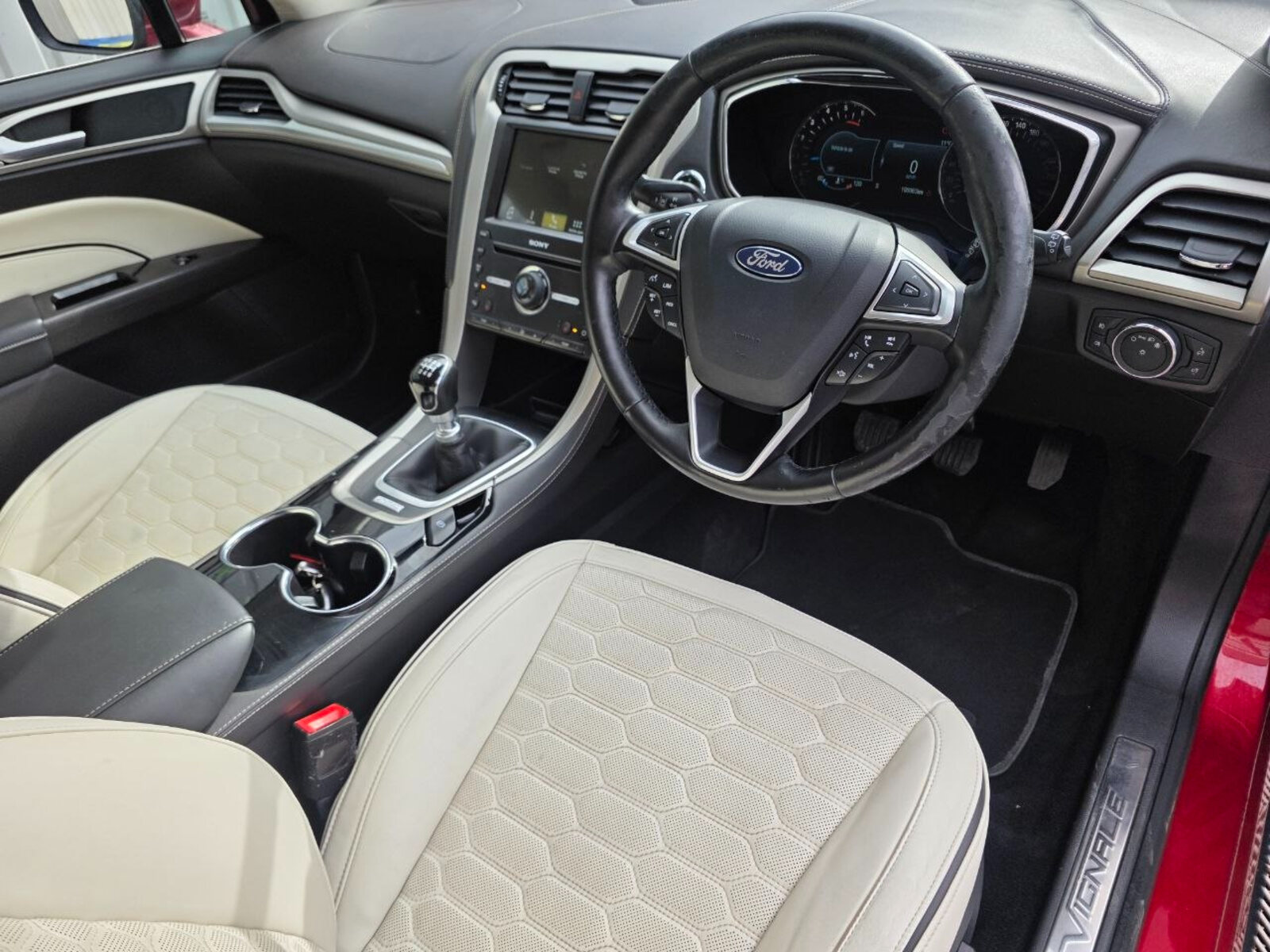 2018 Ford Mondeo Vignale 2.0 AWD - Image 10