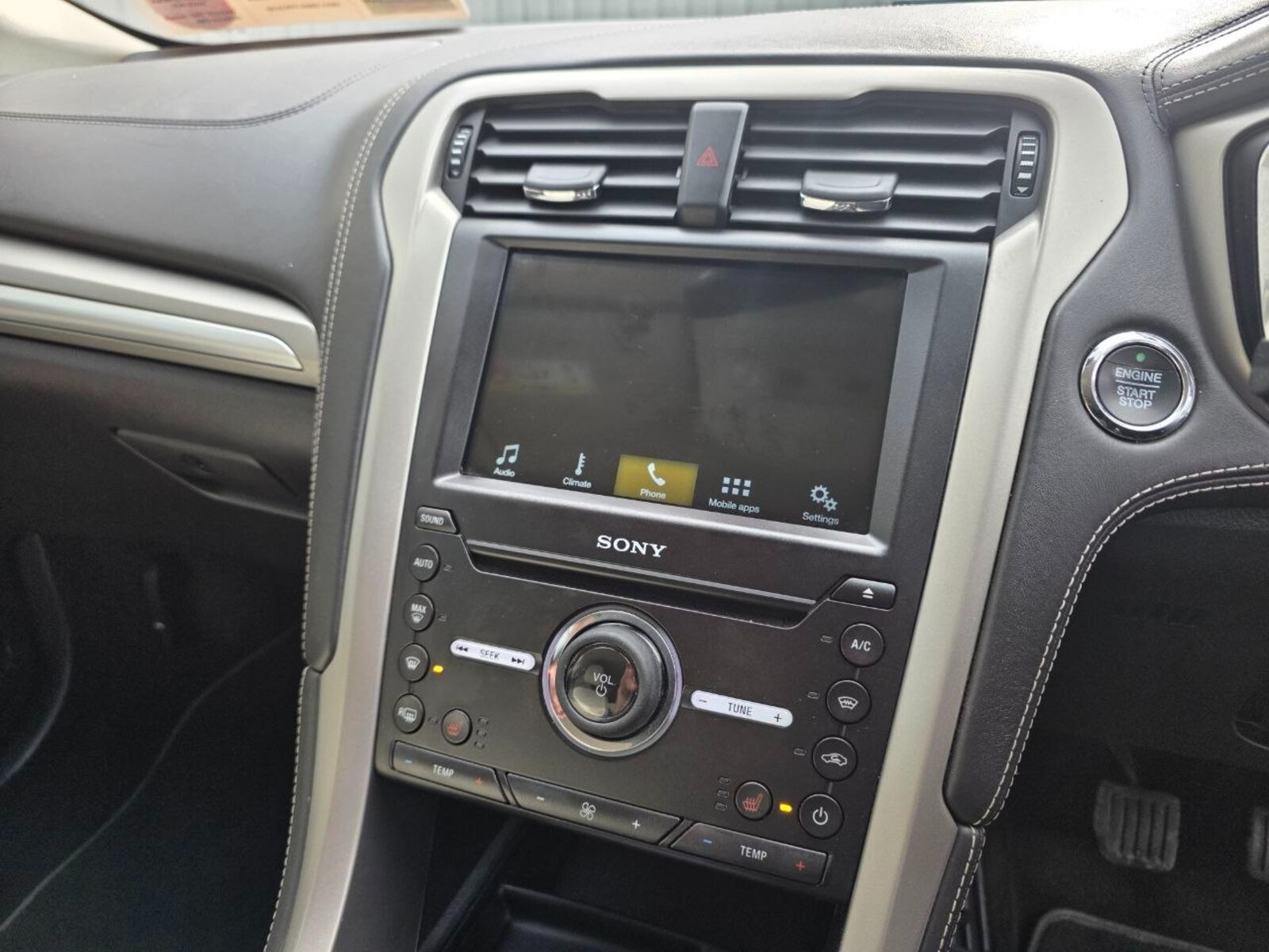 2018 Ford Mondeo Vignale 2.0 AWD - Image 12
