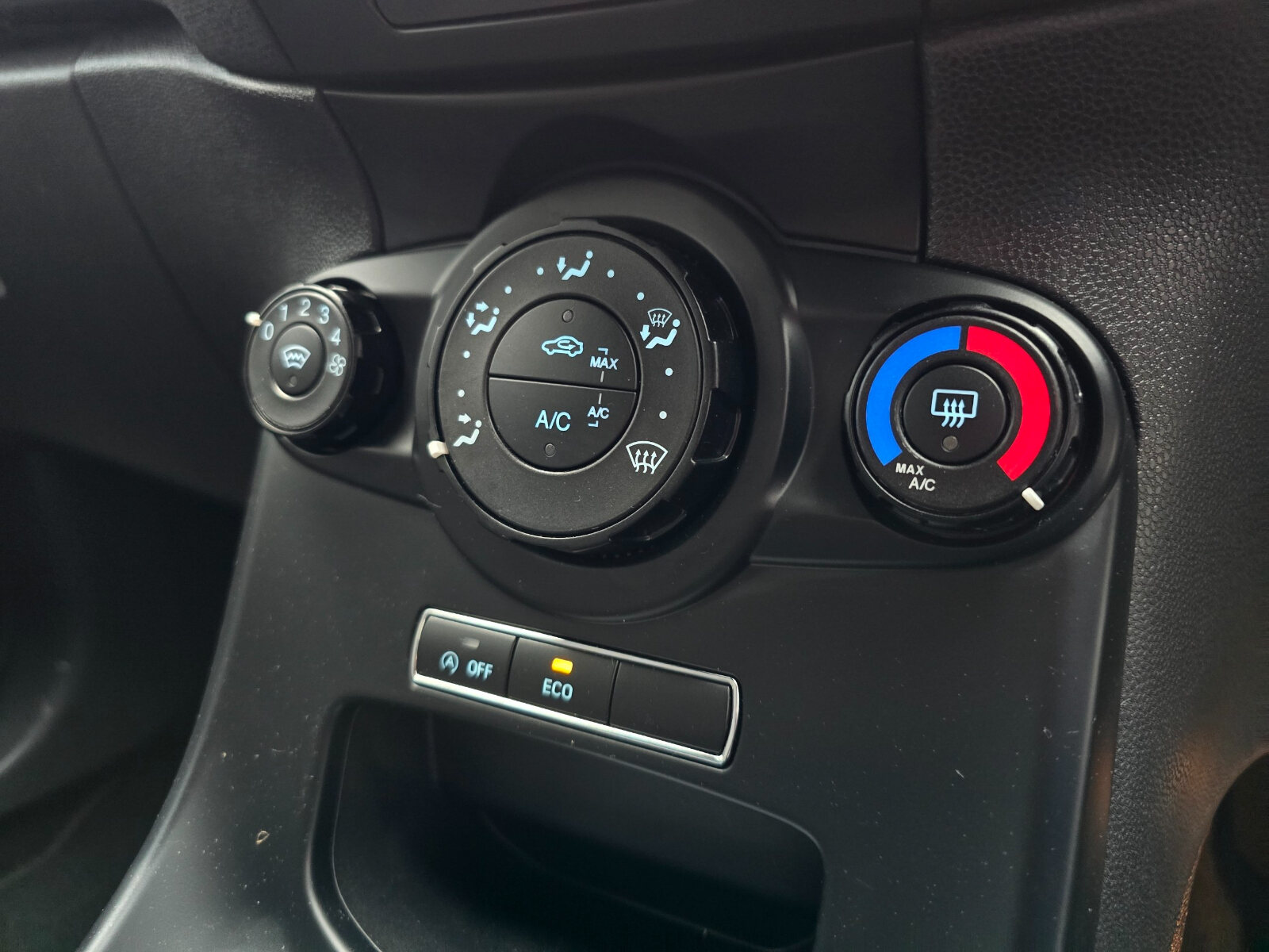 2017 Ford Fiesta ST-LINE 1.0 PETROL - Image 15