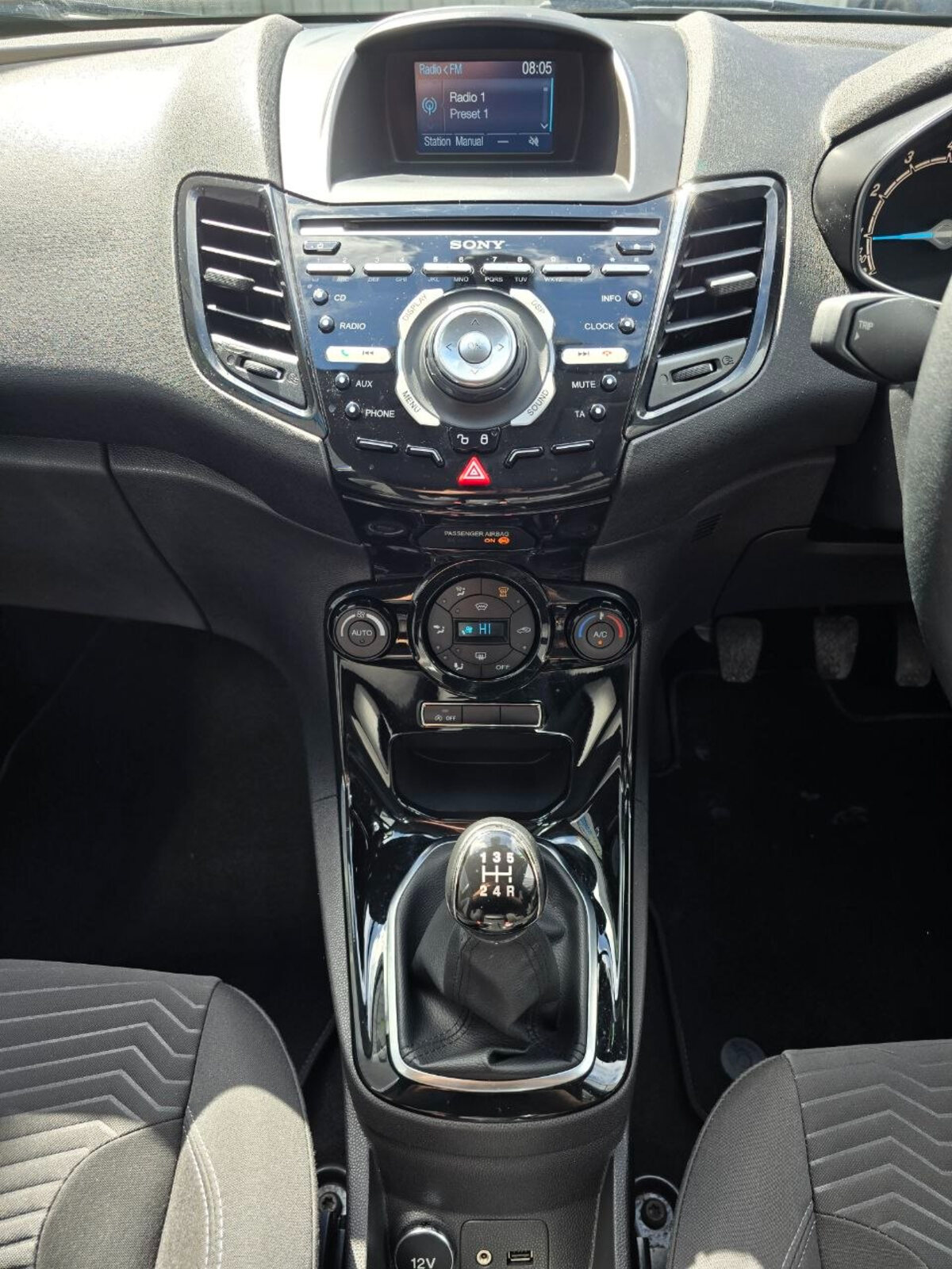 2015 Ford Fiesta TITANIUM 1.0 Petrol - Image 12