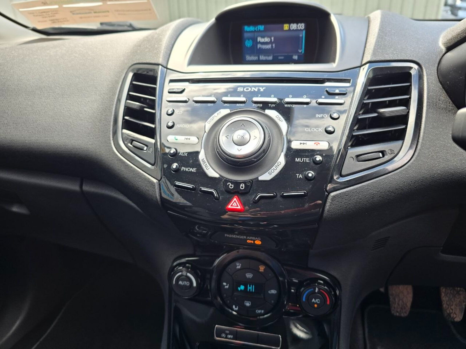 2015 Ford Fiesta TITANIUM 1.0 Petrol - Image 13