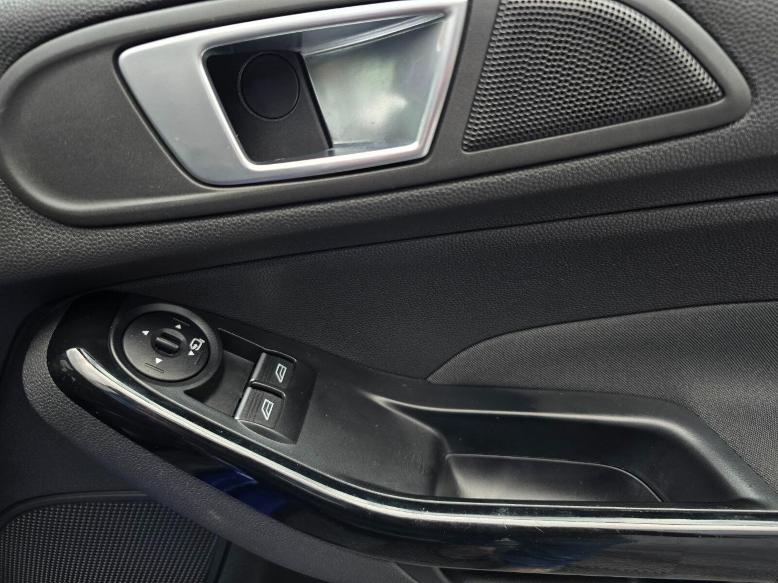 2015 Ford Fiesta TITANIUM 1.0 Petrol - Image 19