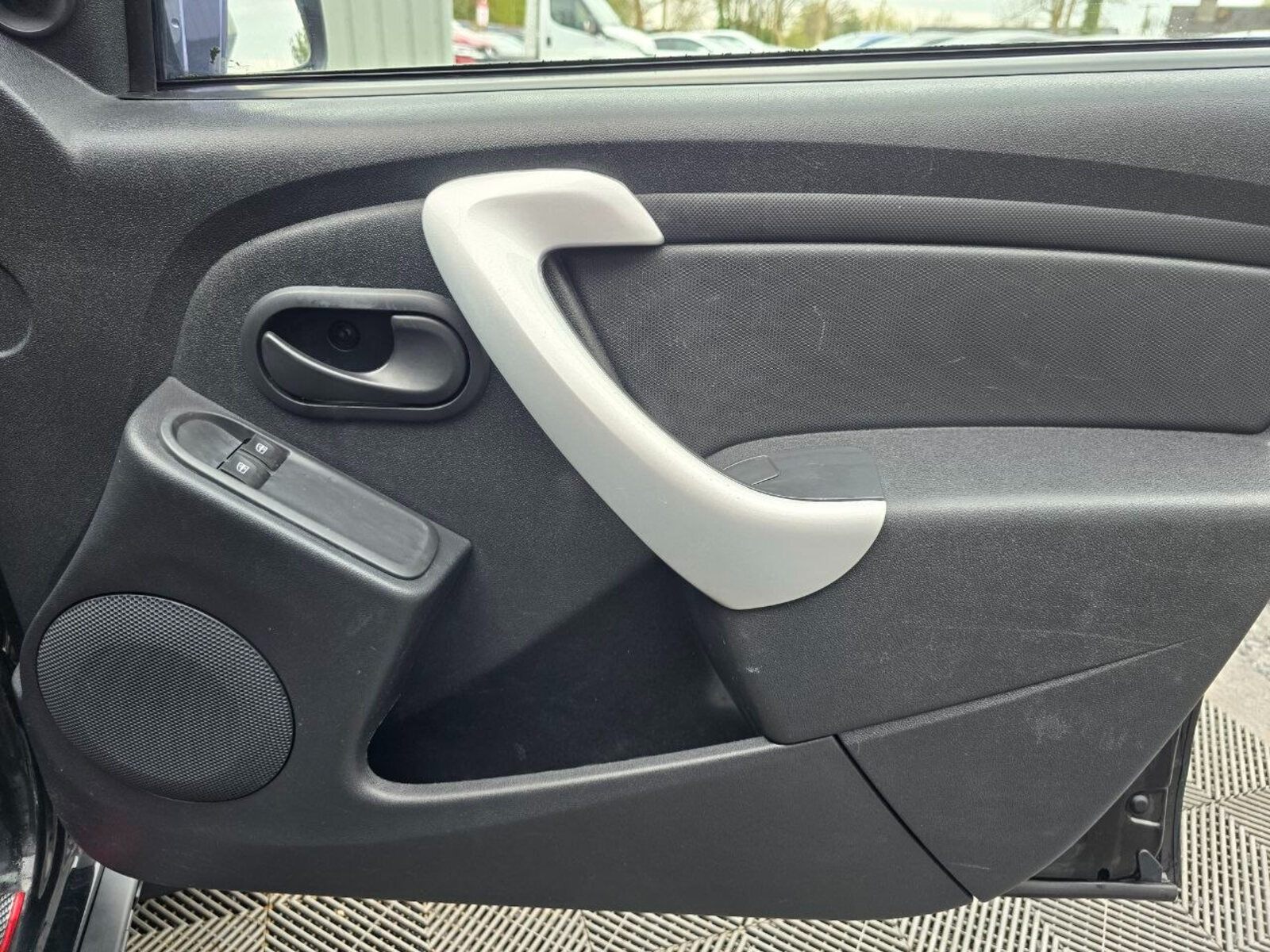 2015 Dacia Duster 1.5 dCi ALTERNATIVE - Image 17