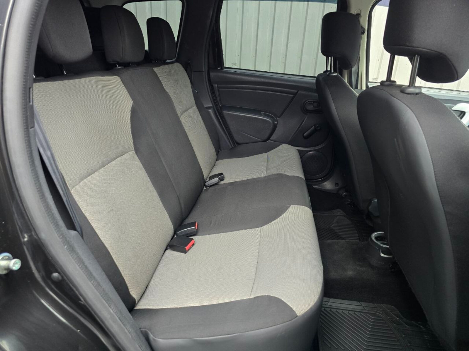 2015 Dacia Duster 1.5 dCi ALTERNATIVE - Image 19