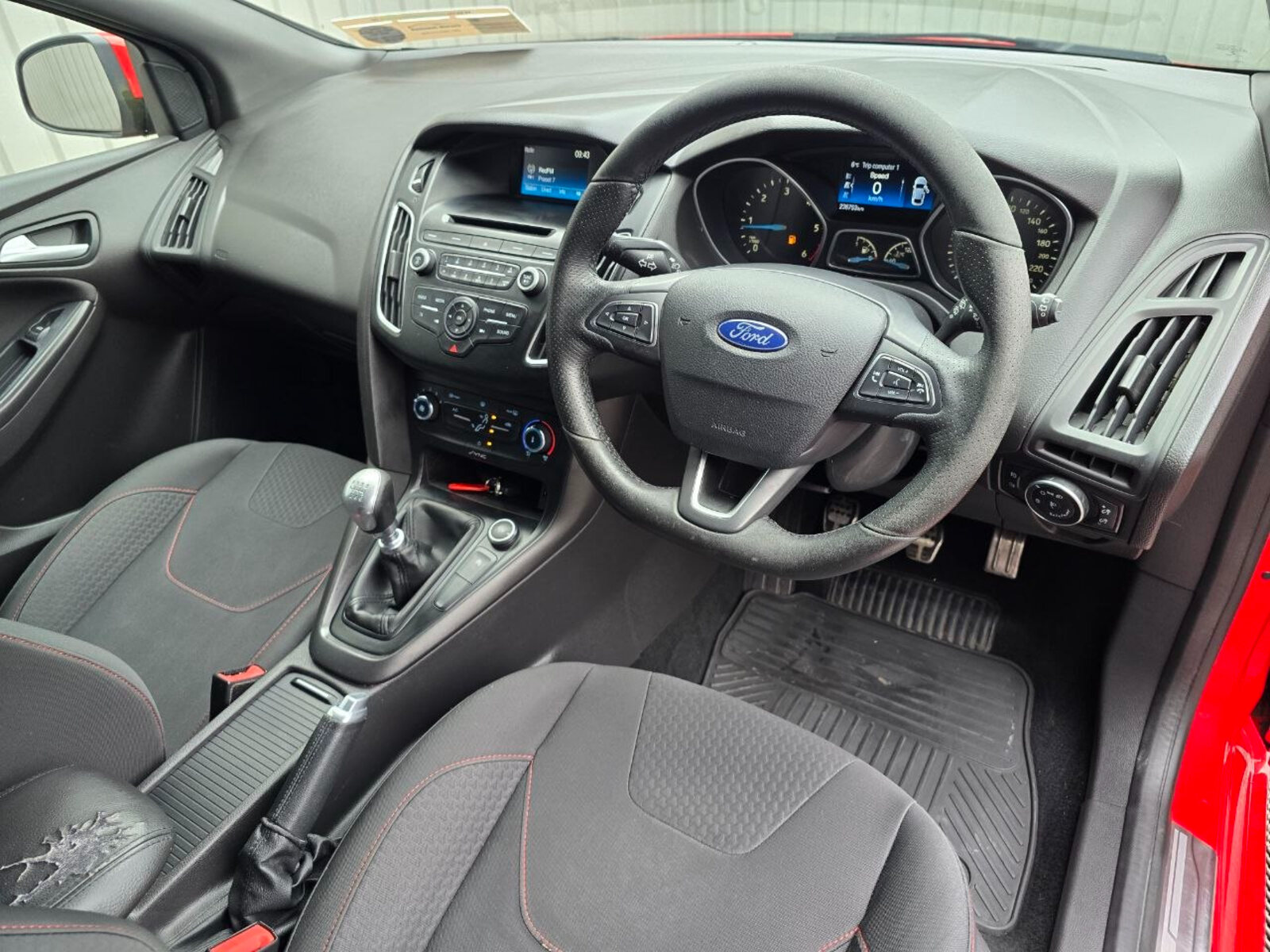 2017 Ford Focus ST-Line 2.0 TDCi - Image 11