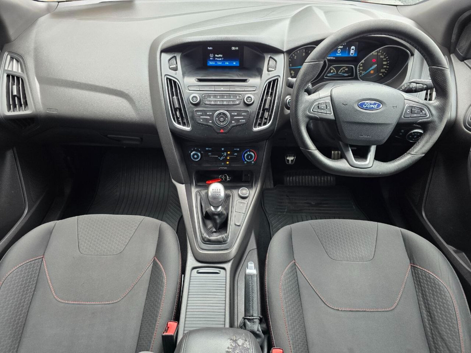 2017 Ford Focus ST-Line 2.0 TDCi - Image 12