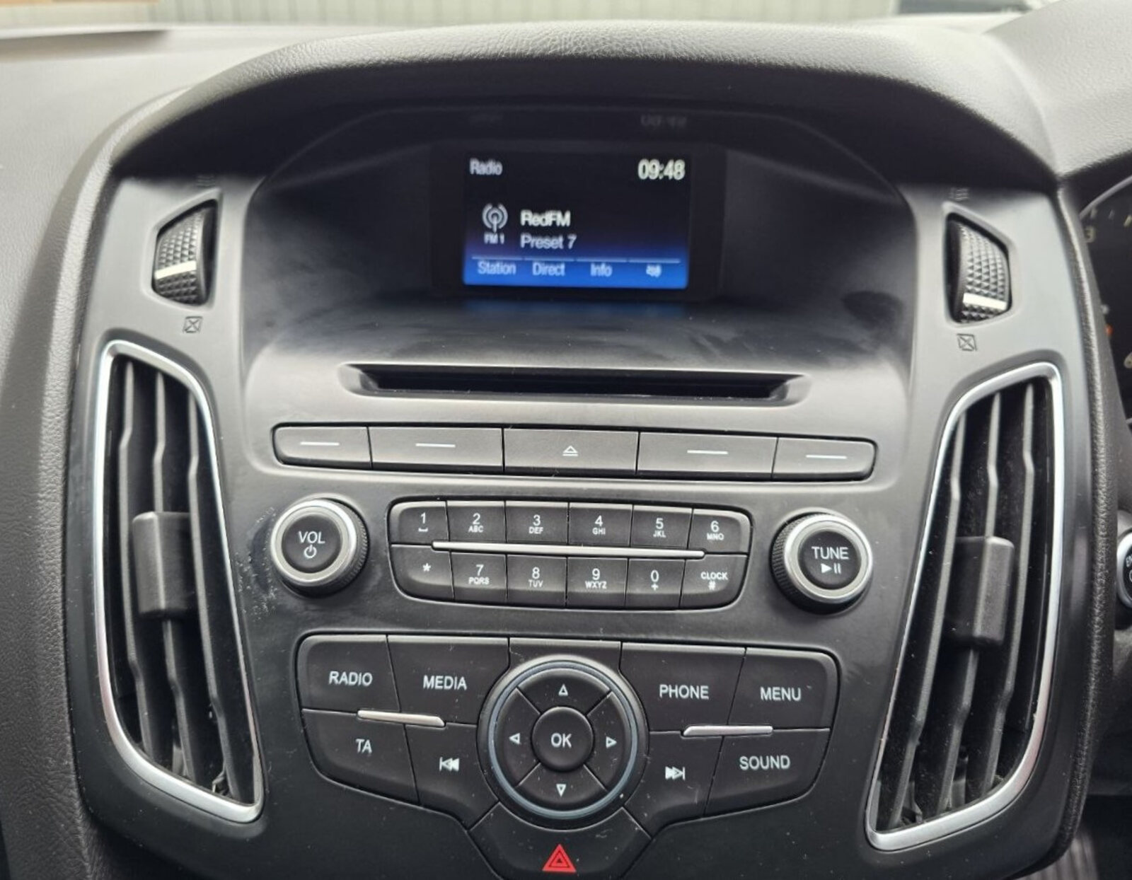 2017 Ford Focus ST-Line 2.0 TDCi - Image 14