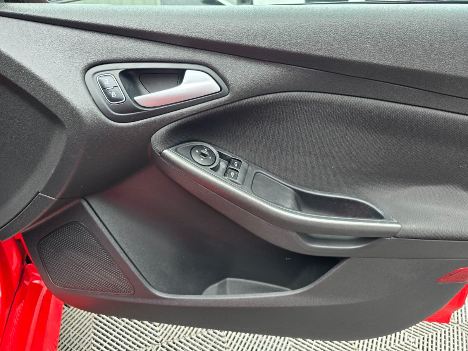2017 Ford Focus ST-Line 2.0 TDCi - Image 18
