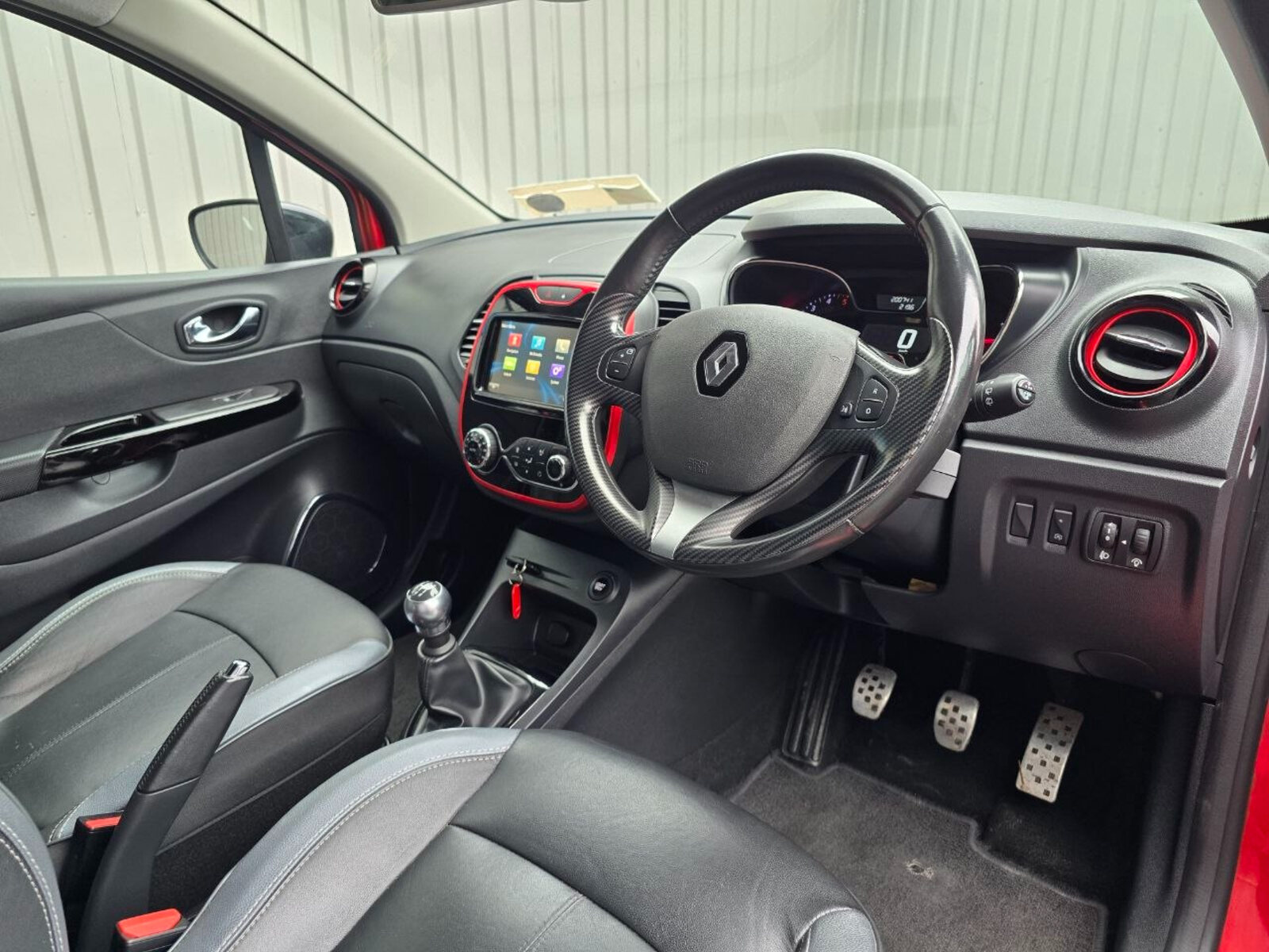 2017 Renault Captur dCi SIGNATURE X NAV - Image 11