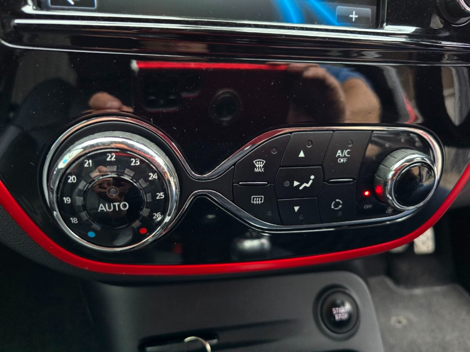 2017 Renault Captur dCi SIGNATURE X NAV - Image 15