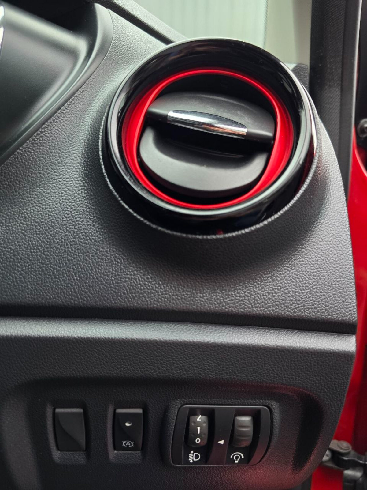 2017 Renault Captur dCi SIGNATURE X NAV - Image 17