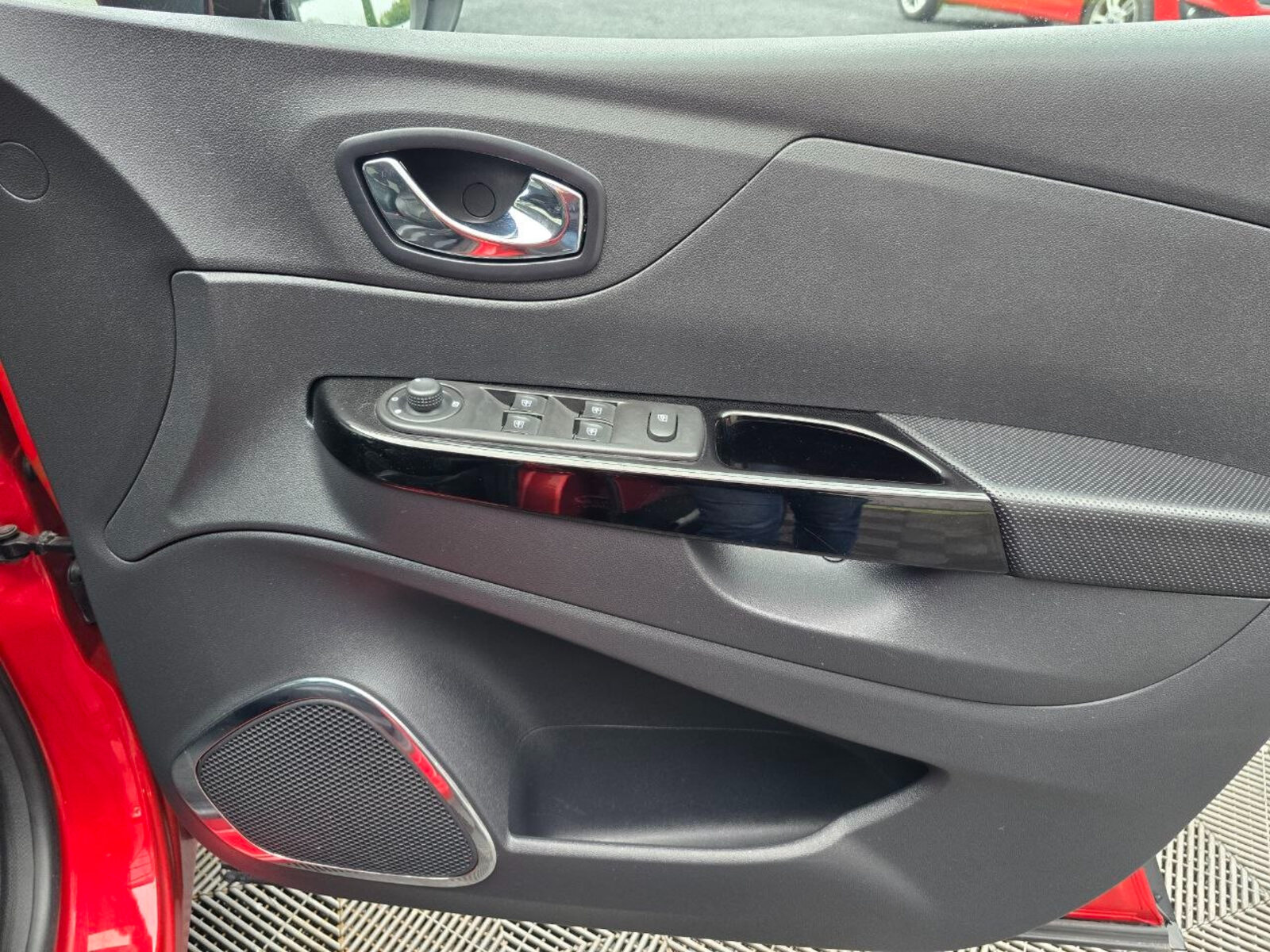 2017 Renault Captur dCi SIGNATURE X NAV - Image 18