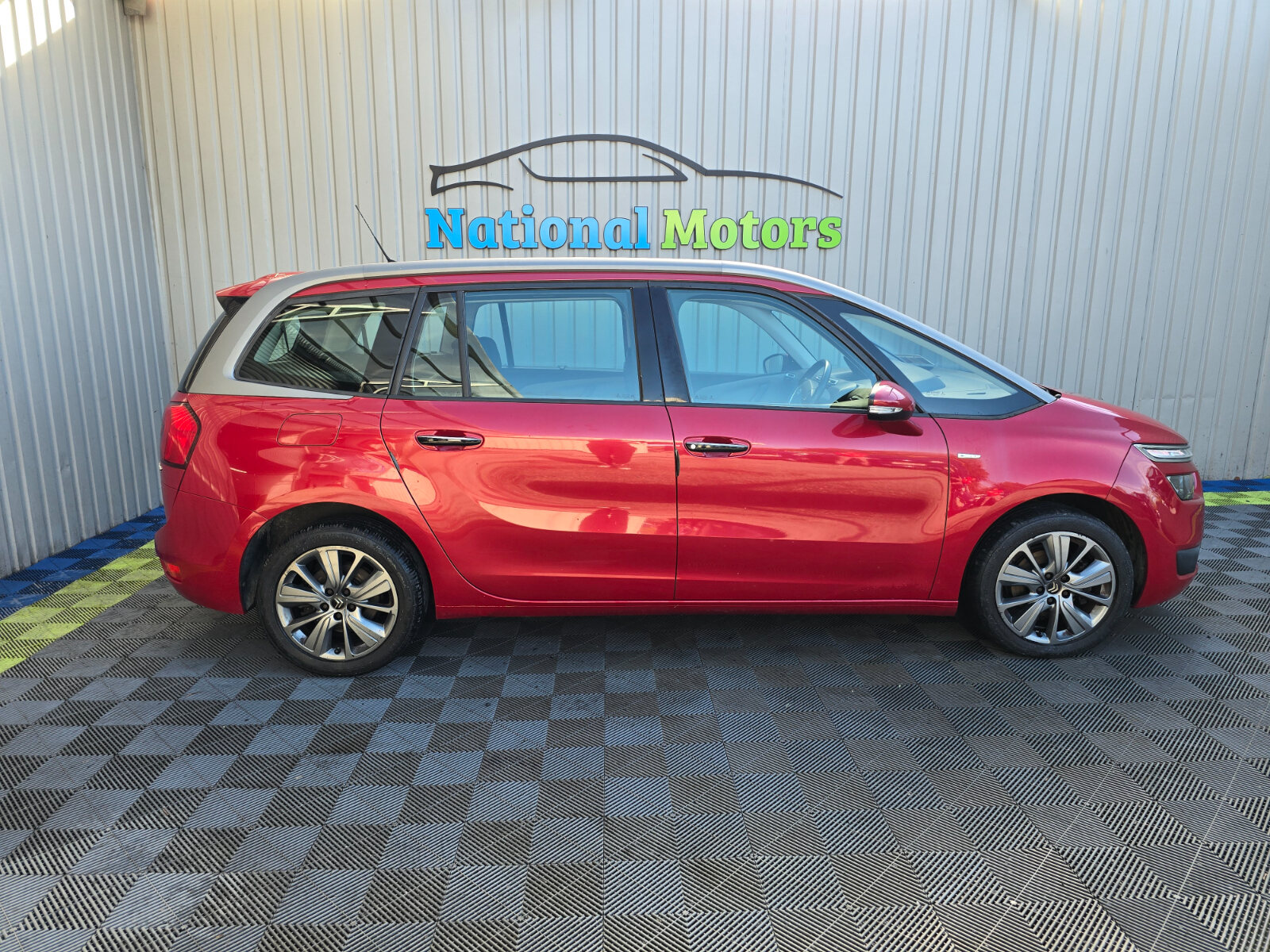 2014 Citroen C4 1.6 e-HDi Exclusive 7 Seater - Image 2