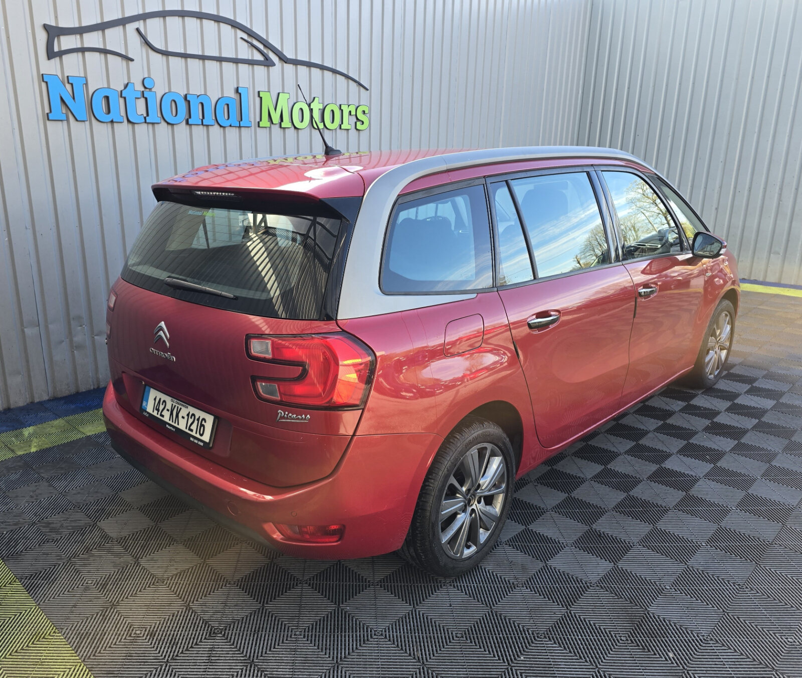 2014 Citroen C4 1.6 e-HDi Exclusive 7 Seater - Image 3