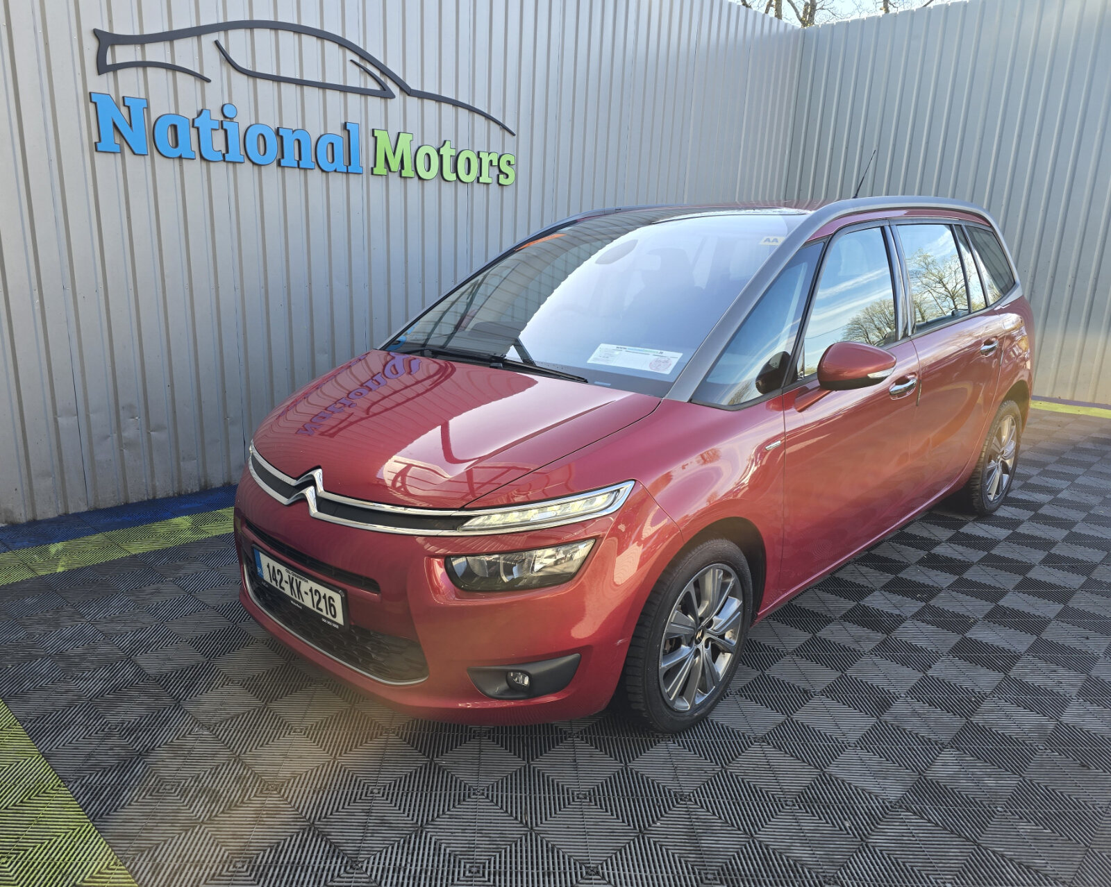 2014 Citroen C4 1.6 e-HDi Exclusive 7 Seater - Image 7