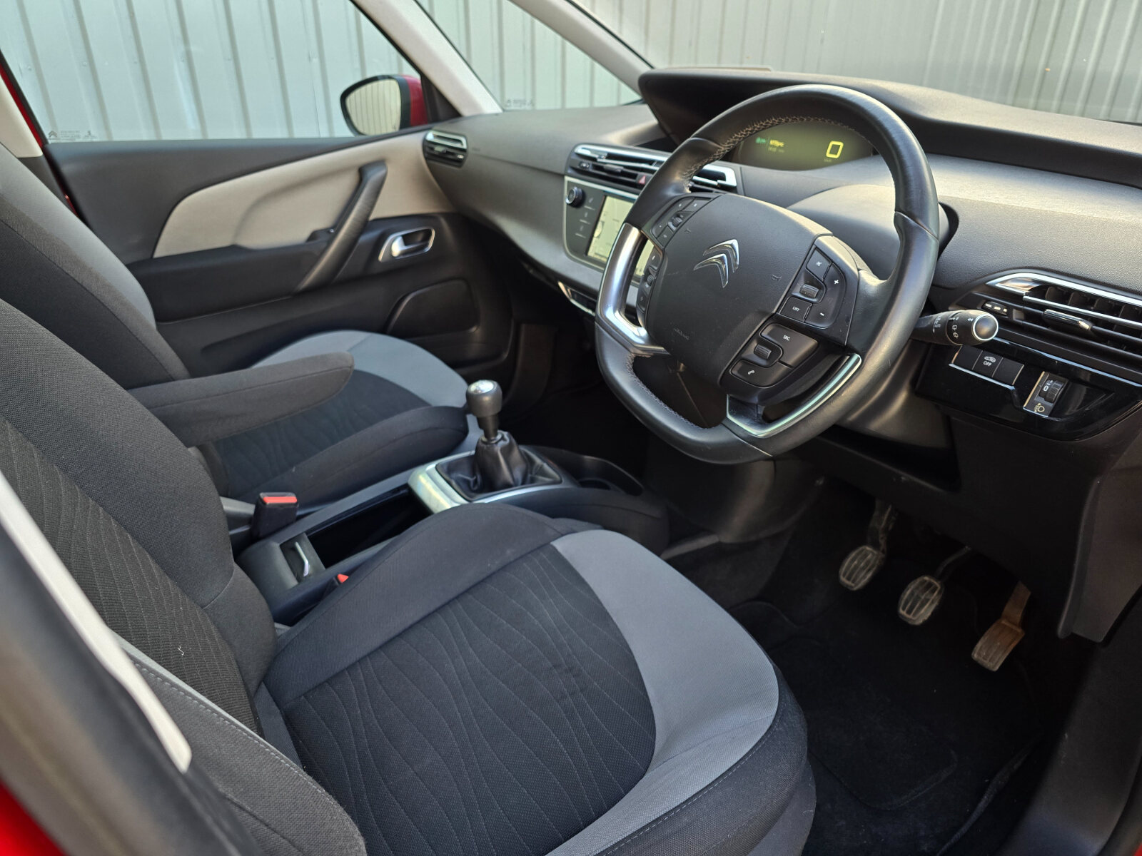 2014 Citroen C4 1.6 e-HDi Exclusive 7 Seater - Image 10