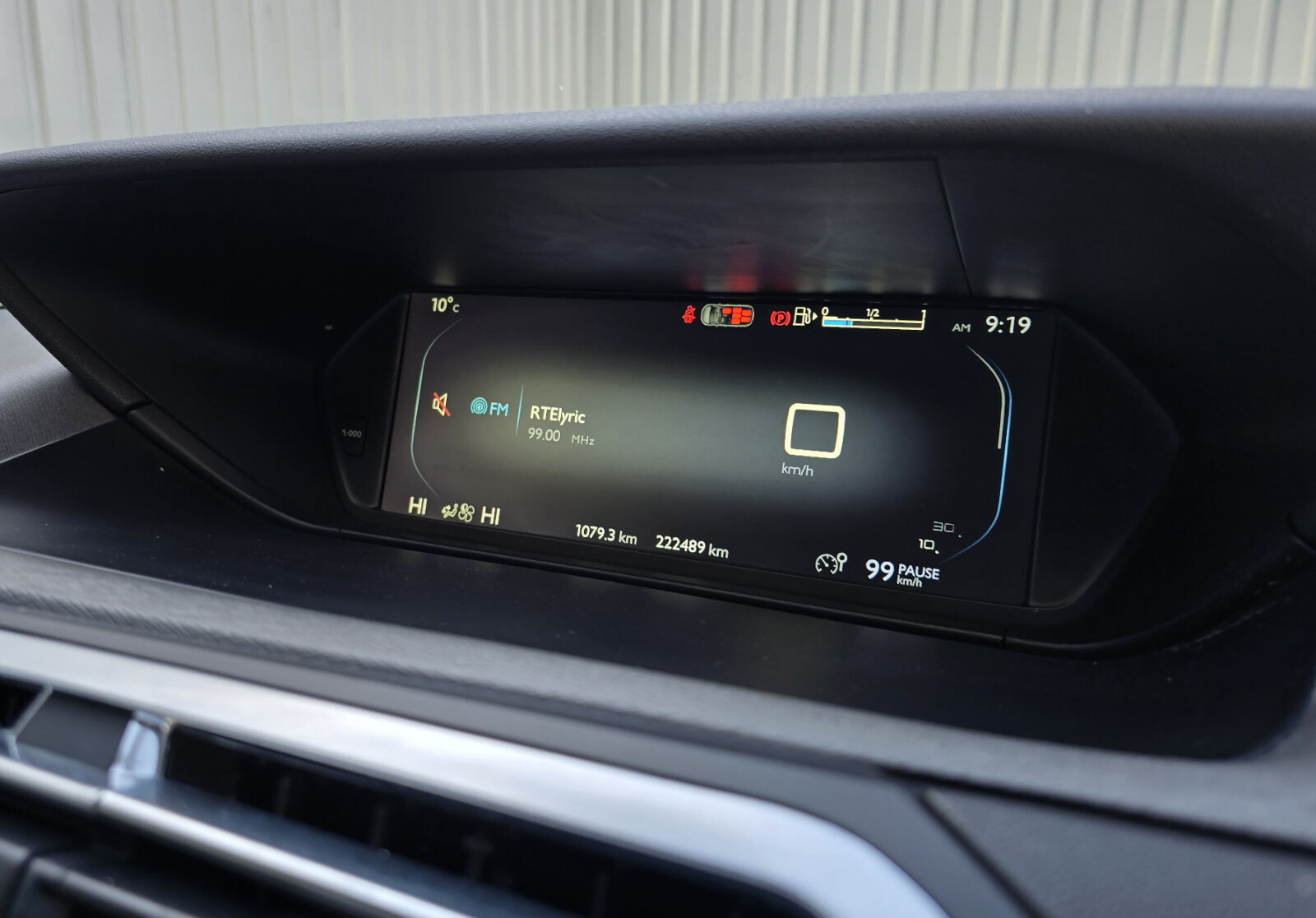 2014 Citroen C4 1.6 e-HDi Exclusive 7 Seater - Image 16
