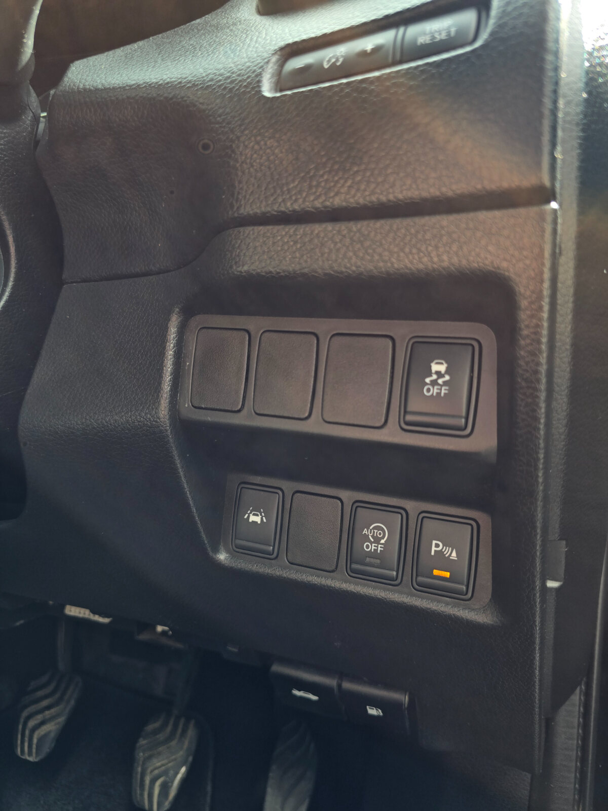 2014 Nissan Qashqai 1.5 DSL SV - Image 14
