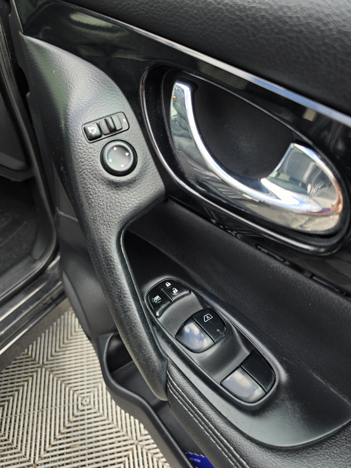 2014 Nissan Qashqai 1.5 DSL SV - Image 16