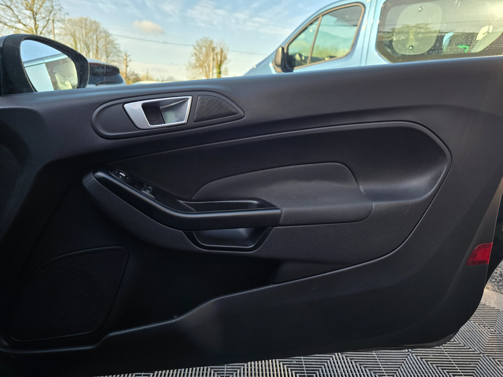 2013 Ford Fiesta ZETEC-S 1.0 Petrol - Image 19