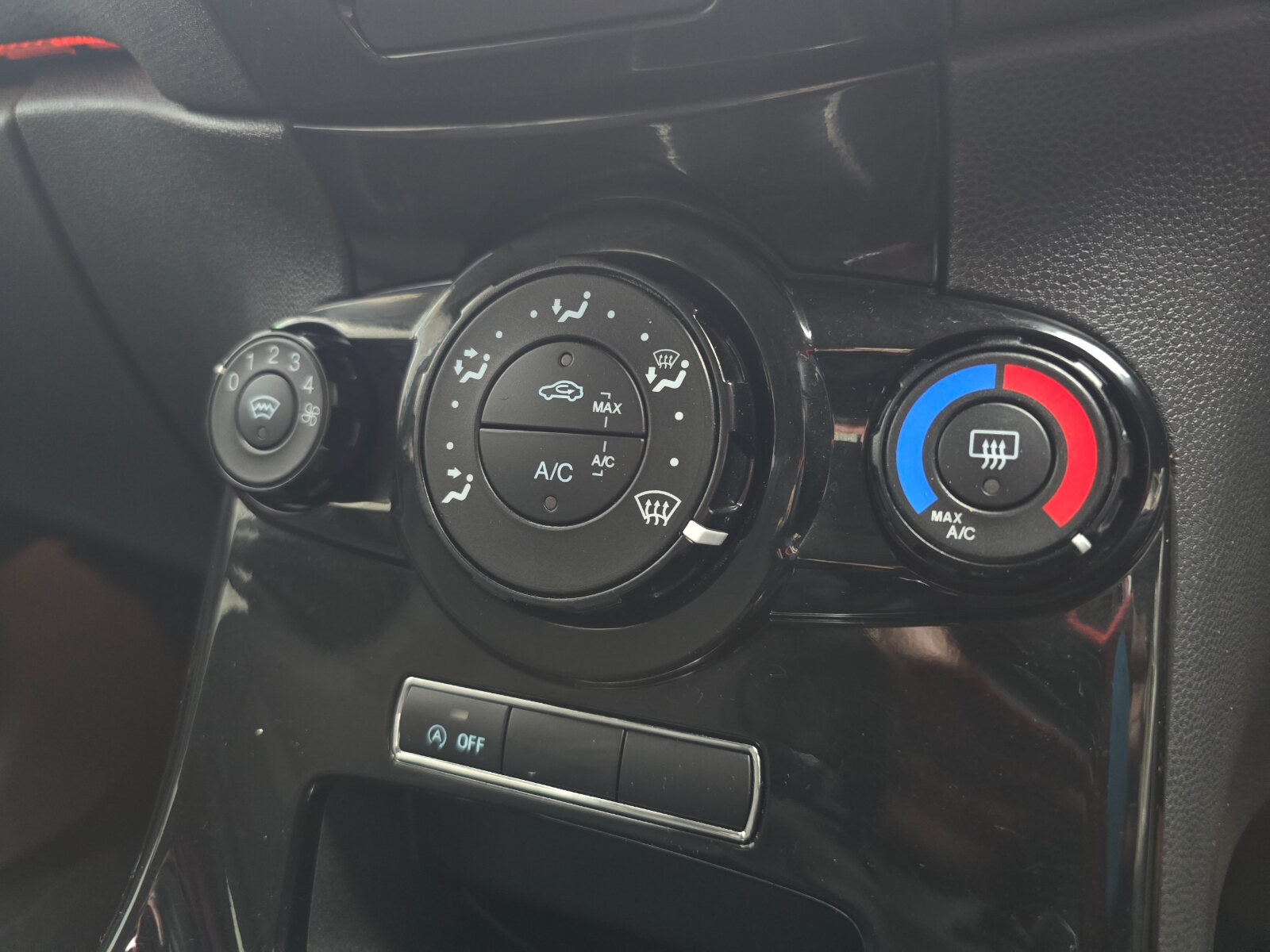 2013 Ford Fiesta 1.0 Petrol - Image 14